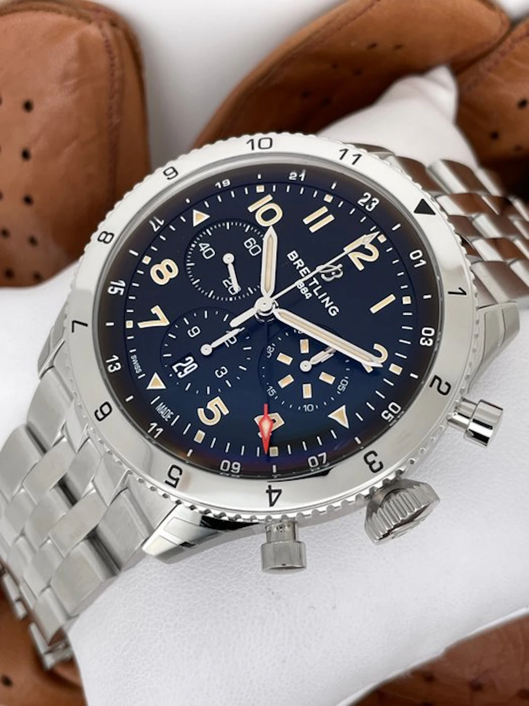Breitling - Super Avi B04 GMT 46 Mustang Chronograph...