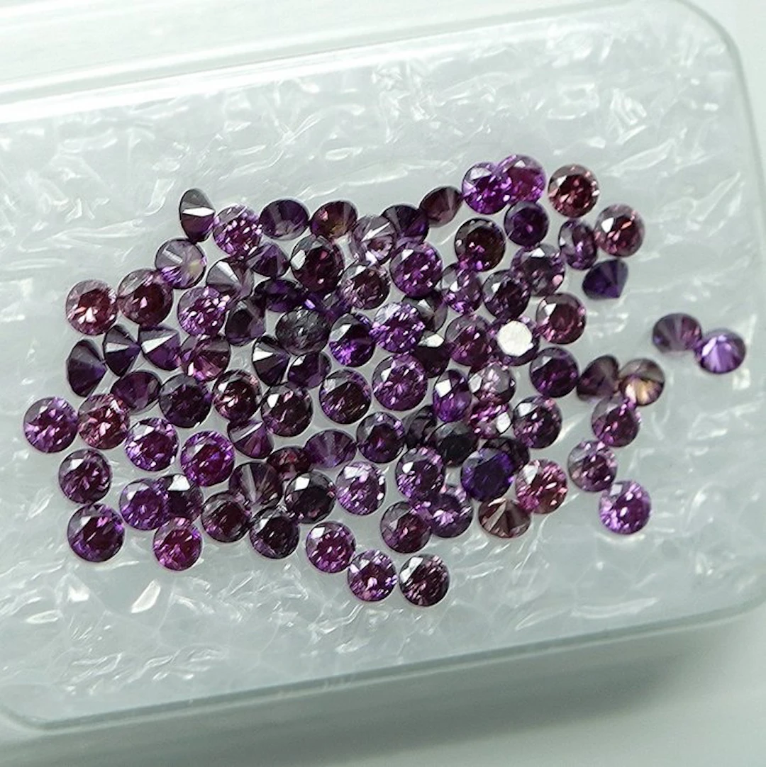 No reserve price - 92 pcs Diamond (Colour-treated) - 1.05...