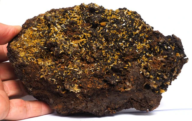Wulfenite Crystals on matrix - Height: 18 cm - Width: 13 cm- 1.2 kg