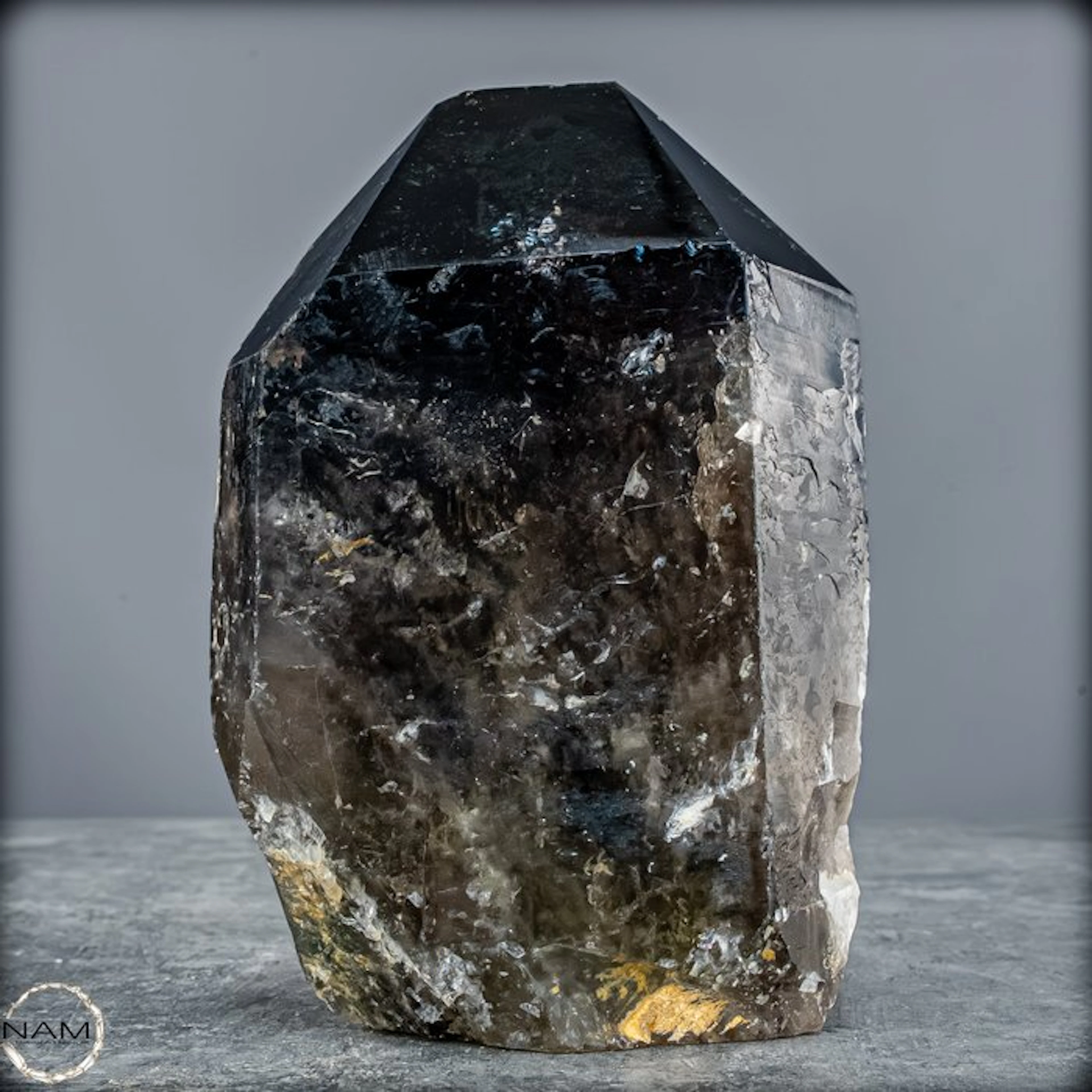 Smoky quartz obelisk – elegance and strength in...