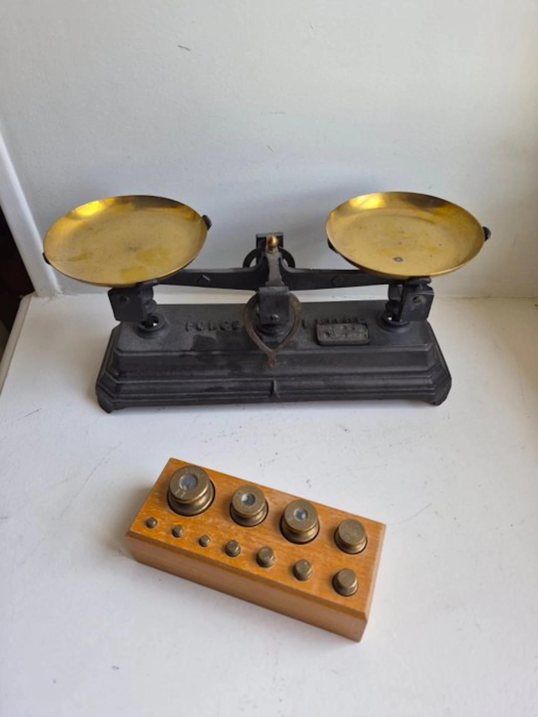 Louis Zwiebel - Beam scale (2) - Gilt brass