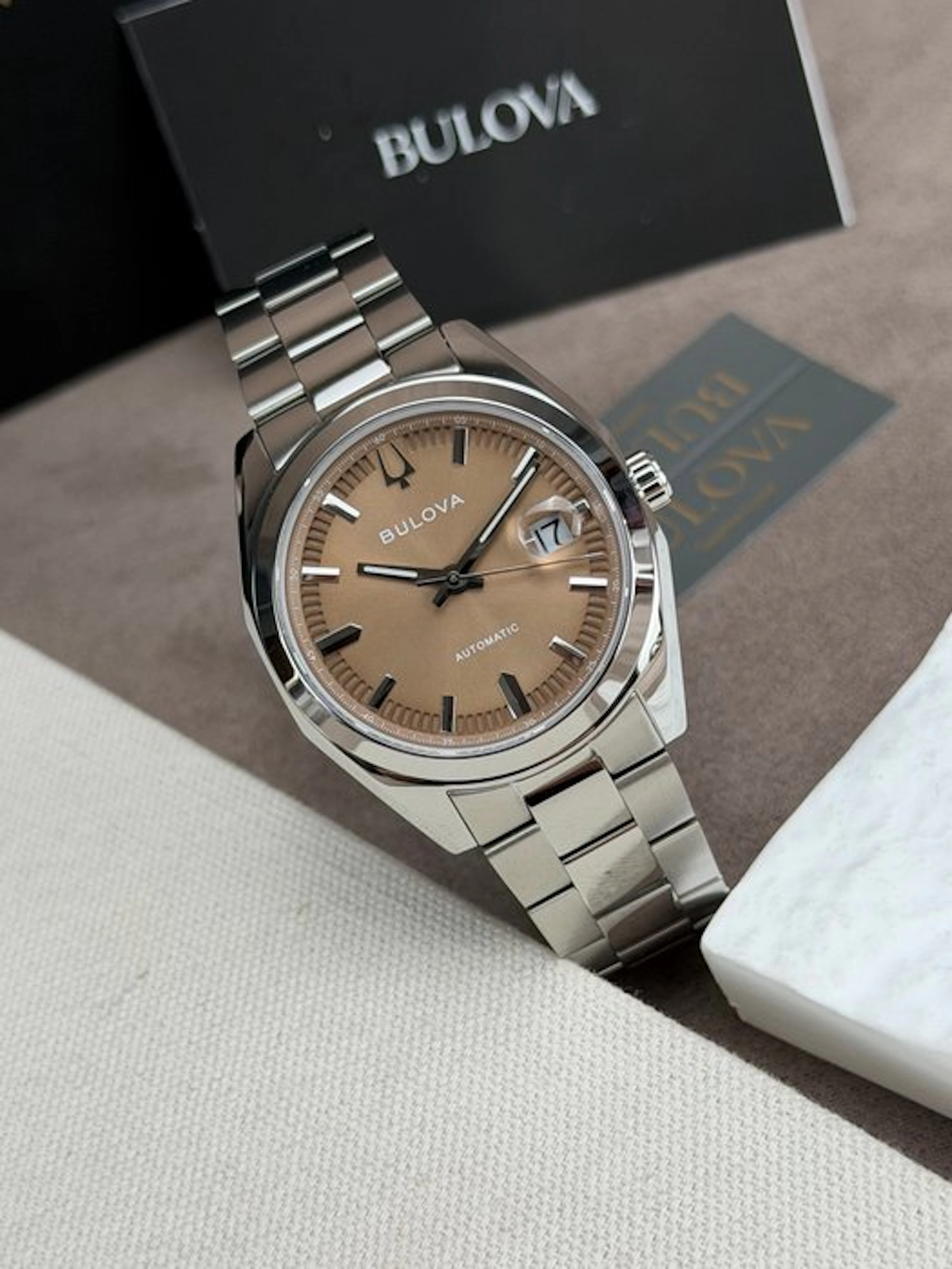 Bulova - Surveyor Automatic date Brown - No reserve price...