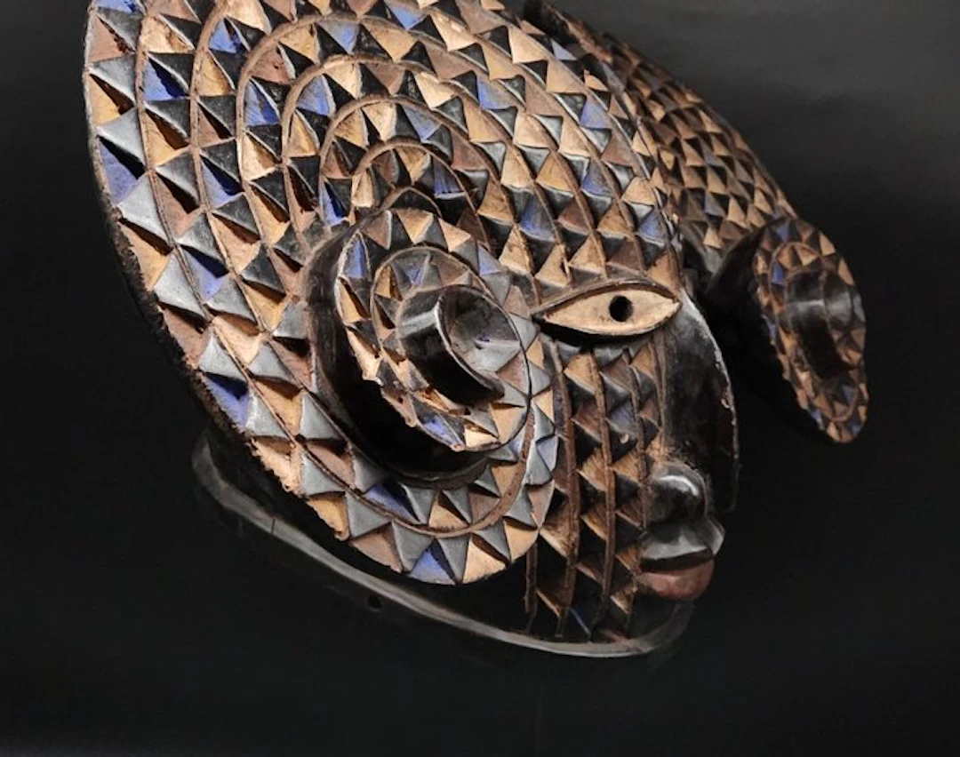 helmet - Yoruba - Nigeria (No reserve price)