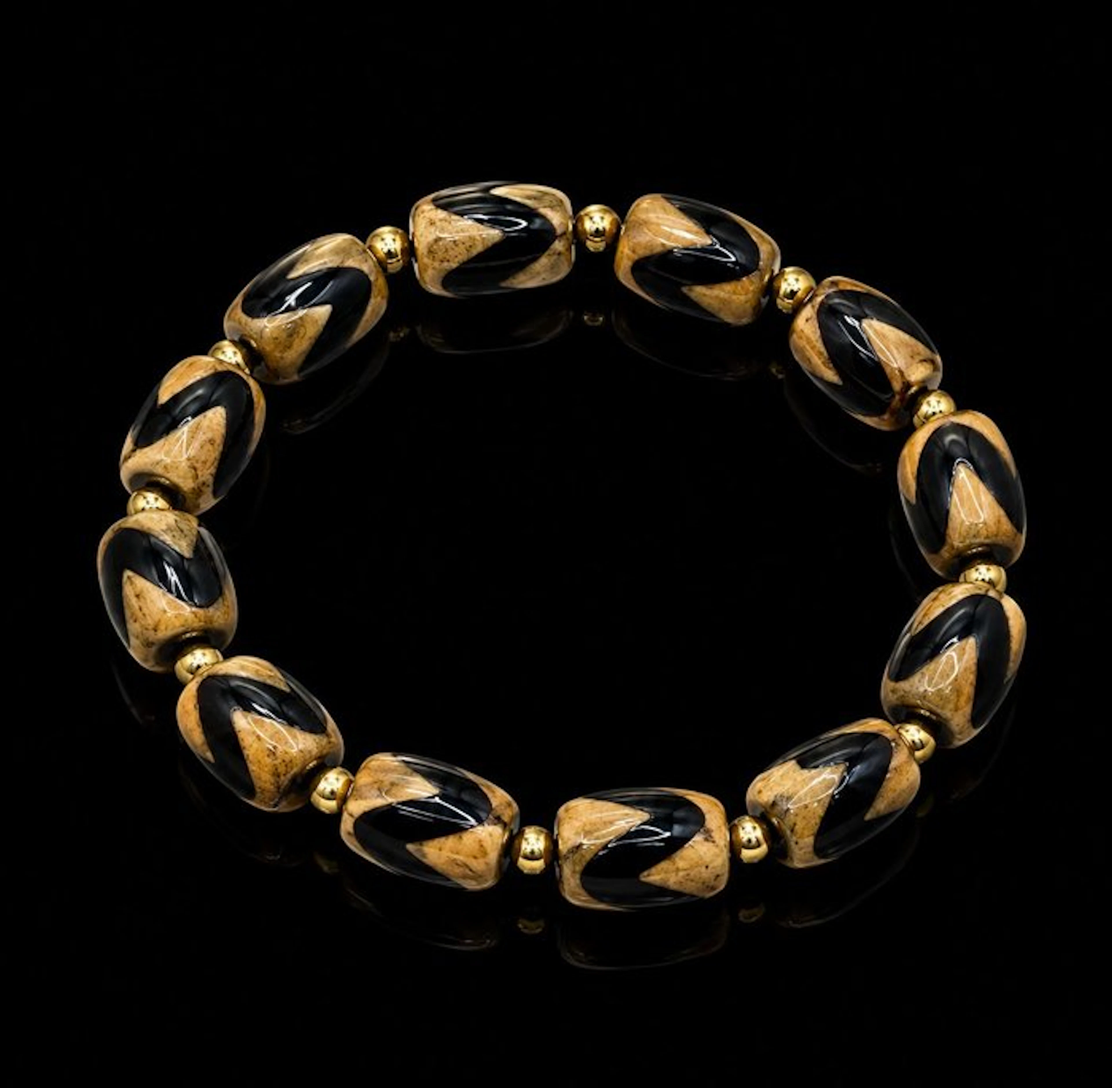 Very Beautiful Tibetan Tiger Tooth Bracelet - Supreme...