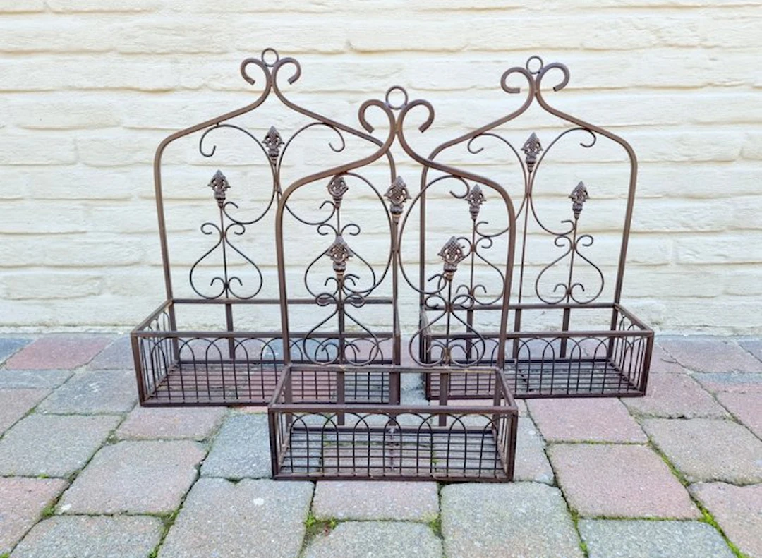 Rack (3) - Iron - wall rack