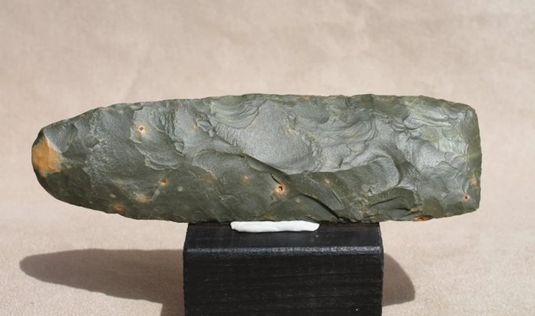 Neolithic jasper Axe - 14.4 cm