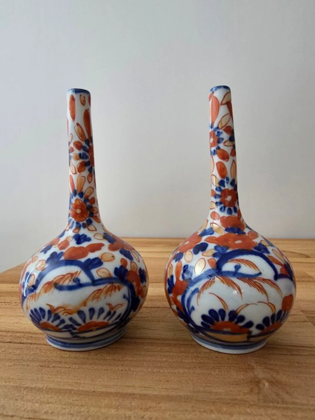 2 soliflore vases - Porcelain - Japan - Meiji period (1868-1912)