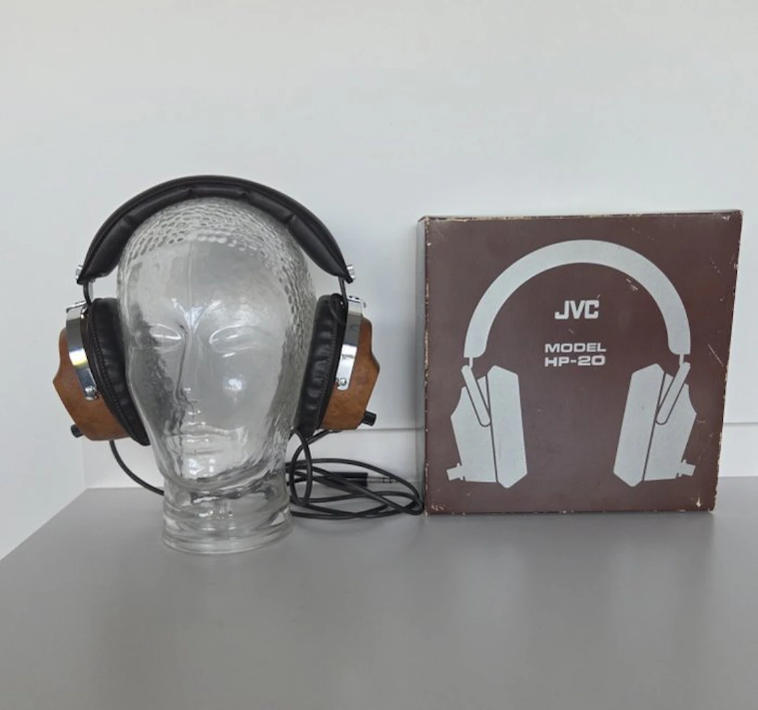 JVC - HP-20 Lightweight Semi-Open Dynamic Stereo Headphone