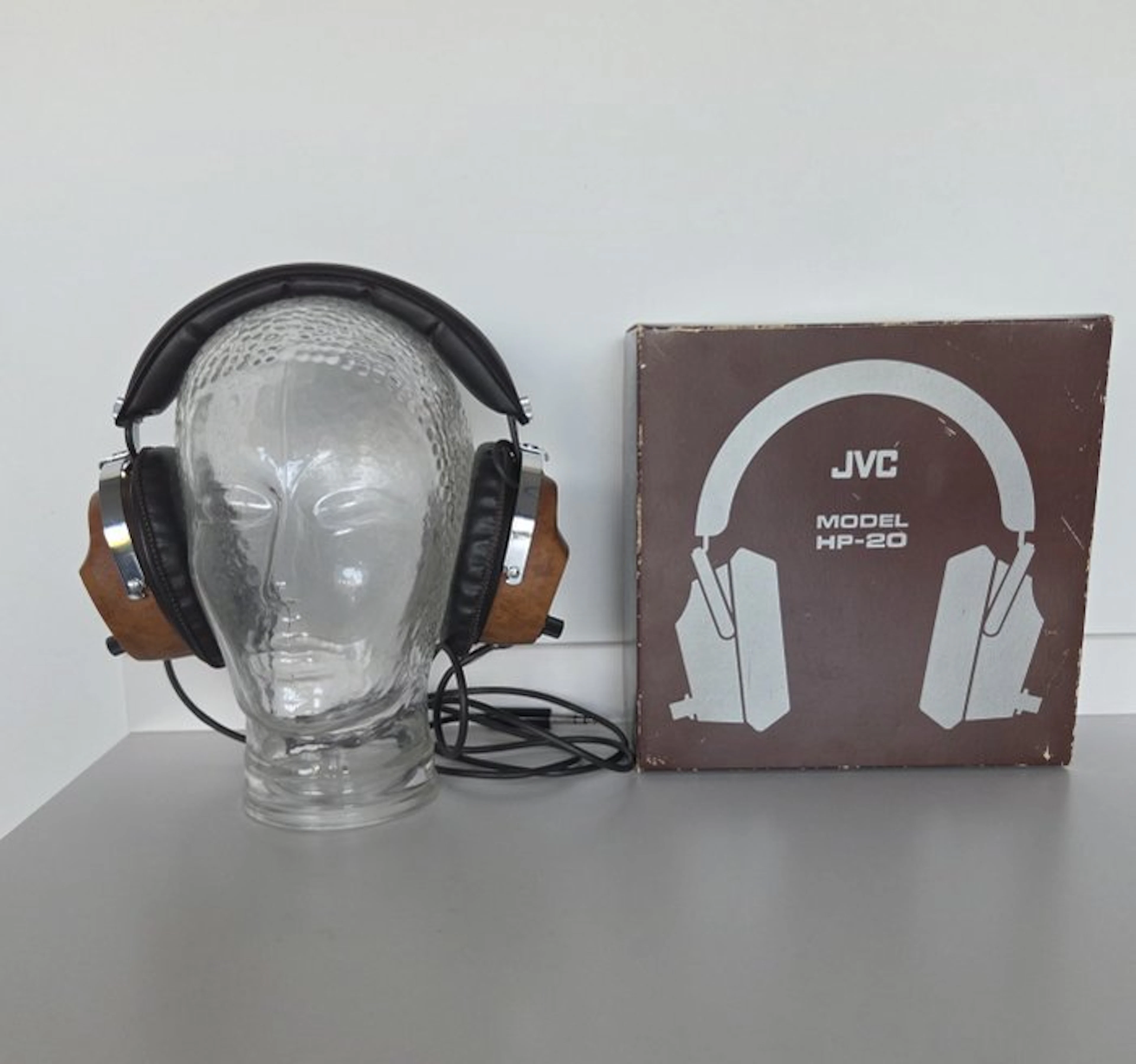 JVC - HP-20 Lightweight Semi-Open Dynamic Stereo Headphone