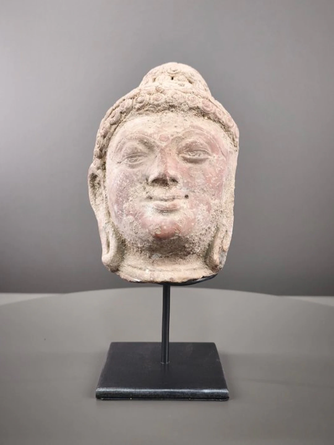 Northern India Terracotta Terracotta Buddha head. - 18 cm