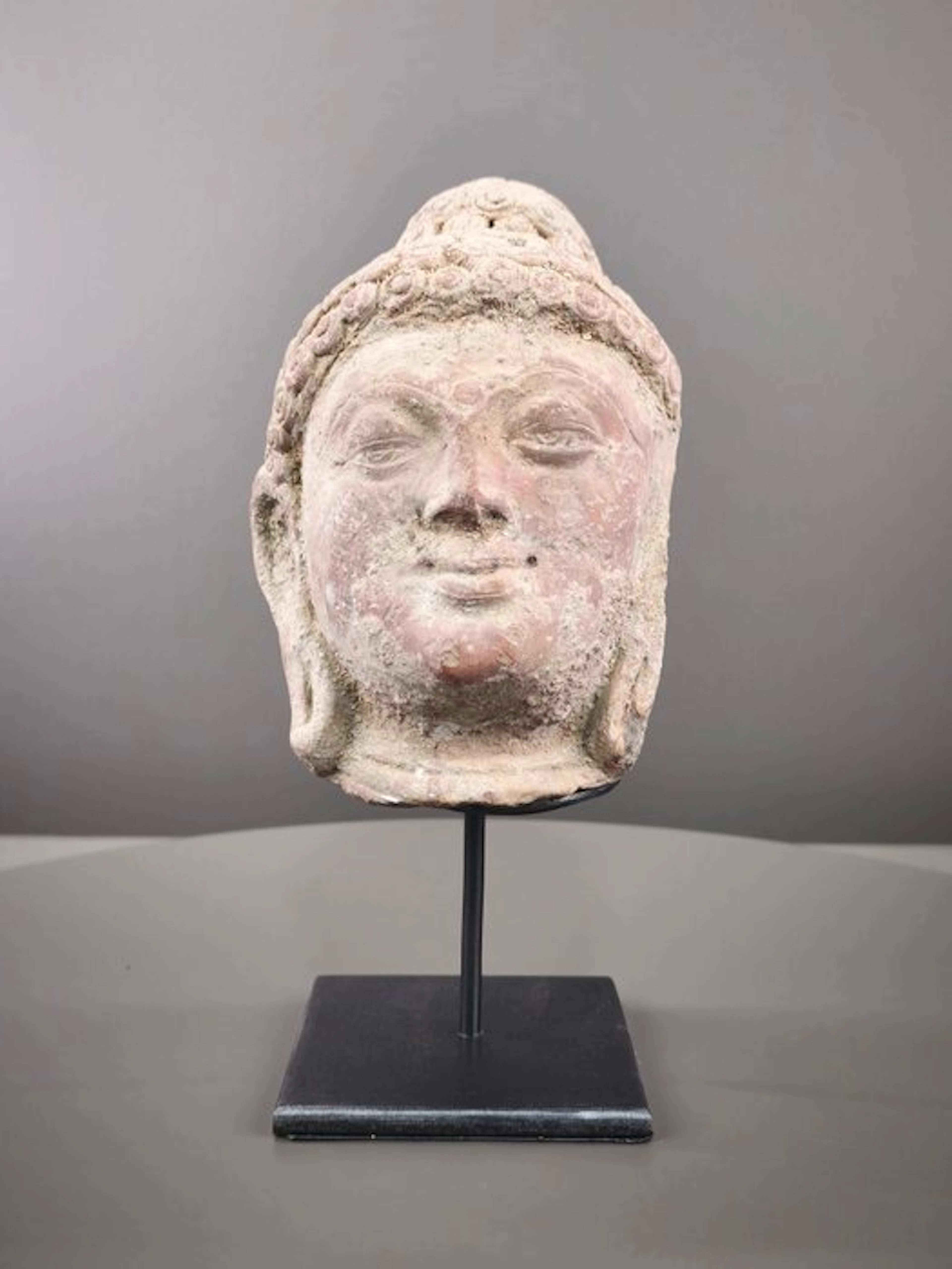 Northern India Terracotta Terracotta Buddha head. - 18 cm