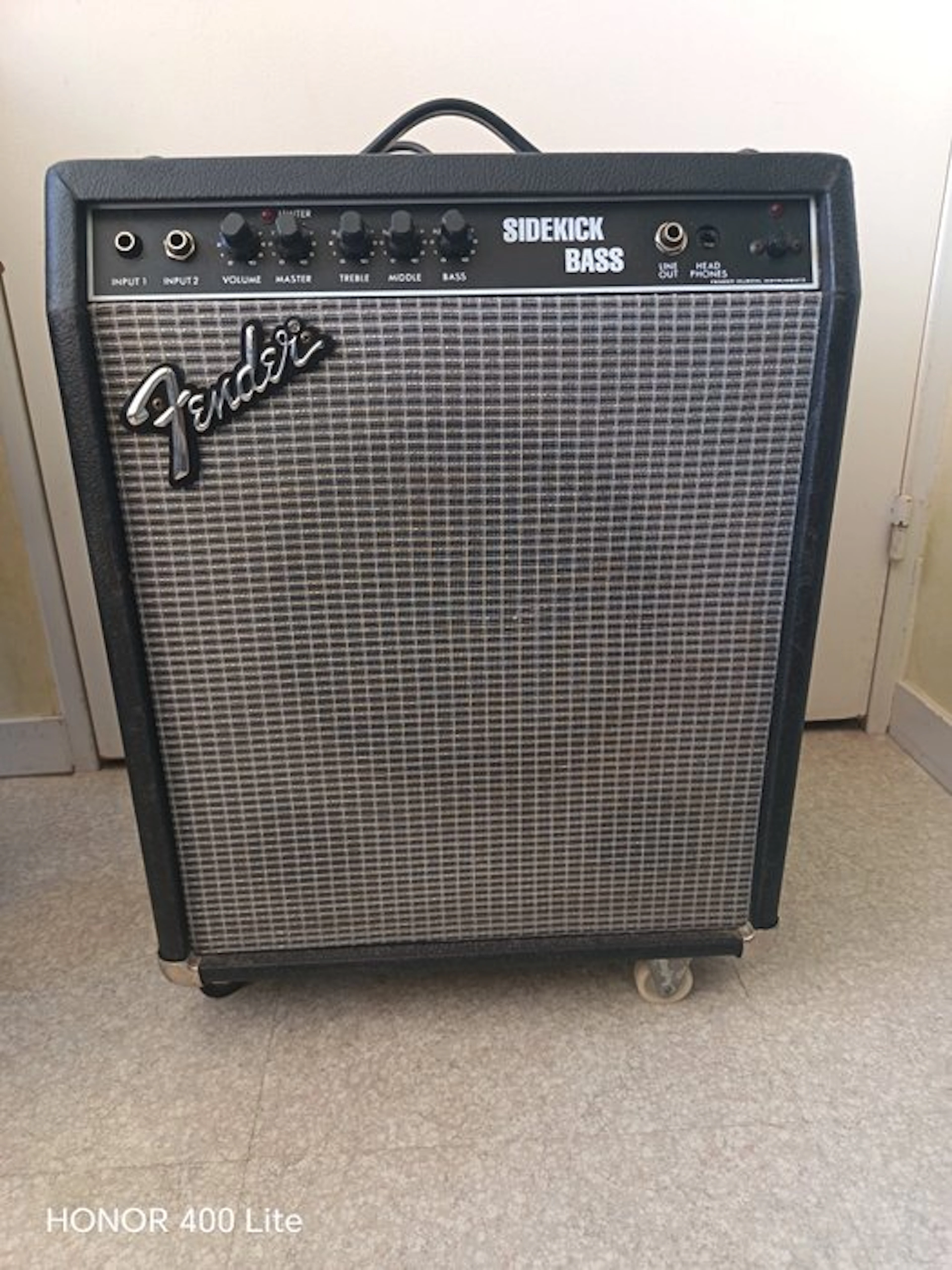 Fender - Number of items: 1 - Bass cabinet - Taiwan - 1983 (No reserve price)