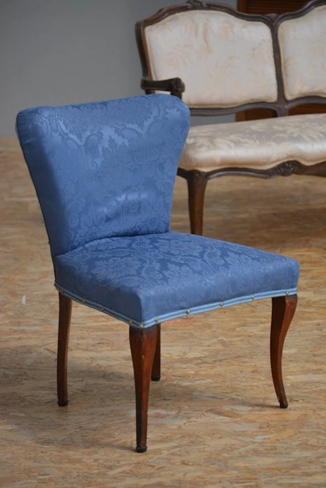 Chair - Female chauffeur - Damask fabric - Bedroom chair — H: 75 cm