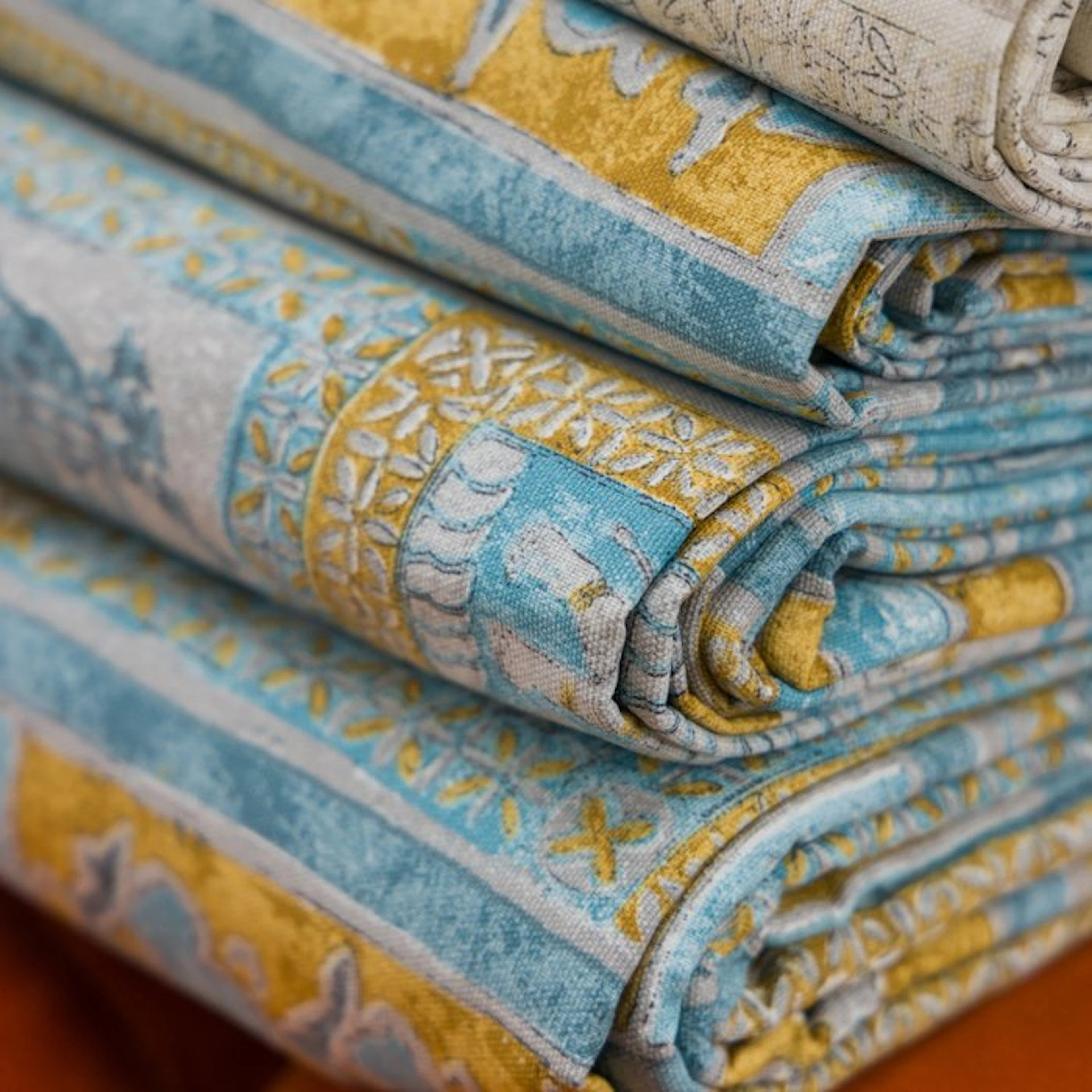 BA214 - Fabric "Elephants of the Orient" – Azure...