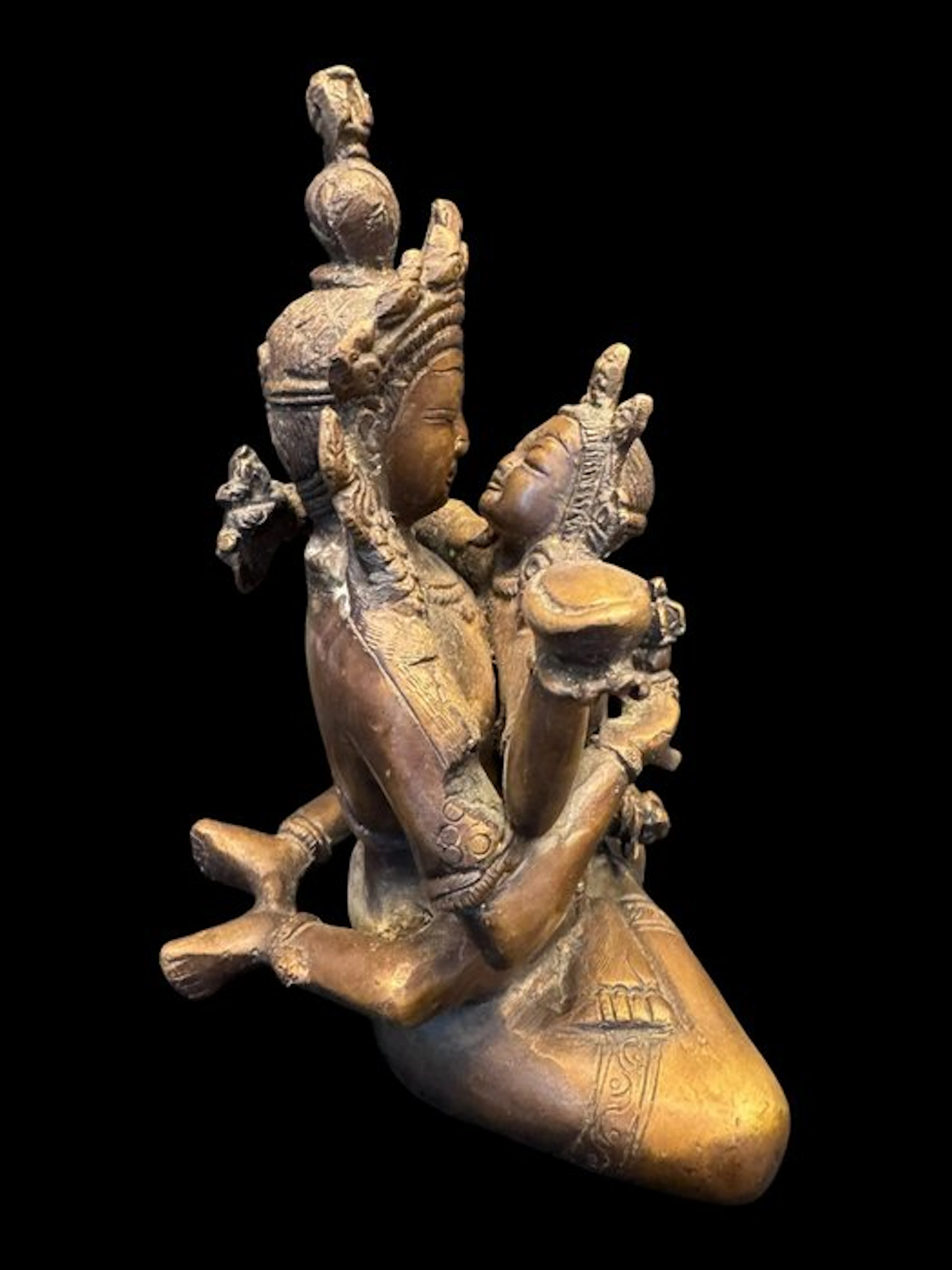 A hug - Brass, Ormolu - Nepal - 20th century