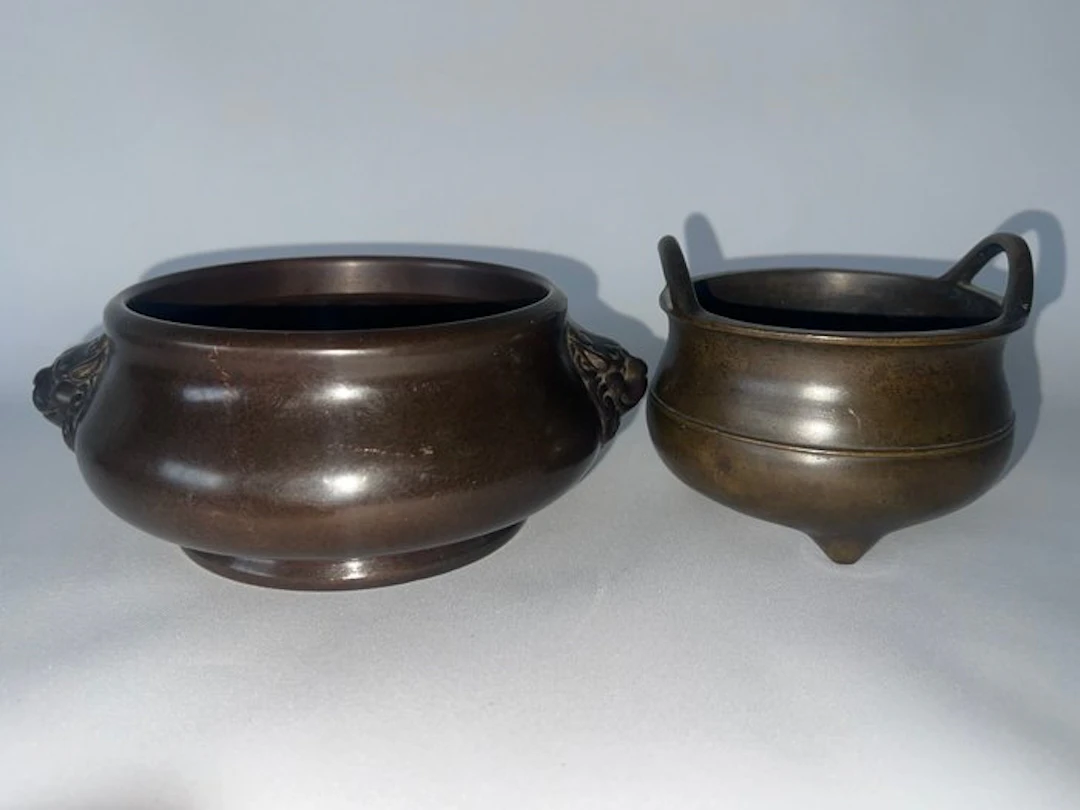Two Xuande-Style Bronze Censers - Bronze - China - 20th century