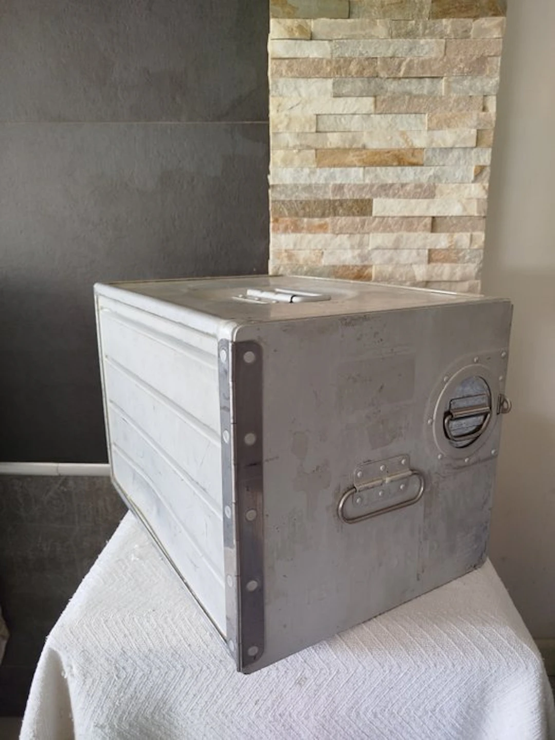 Driessen Aircraft Systems - Airline trolley - Storage - 2000-2010 - Iberworld