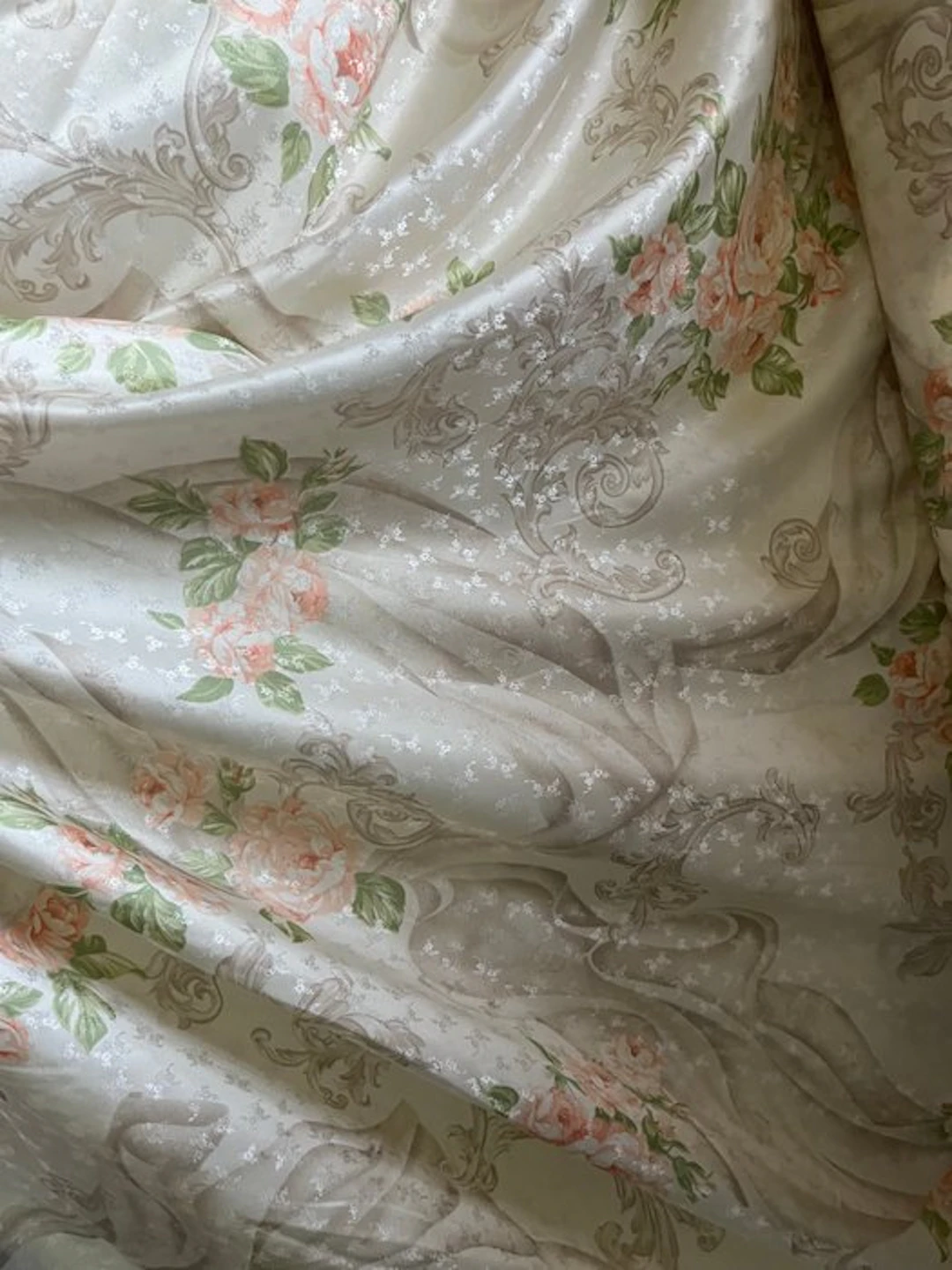 Wonderful ivory Baroque floral fabric. - Textile - 540 cm - 300 cm