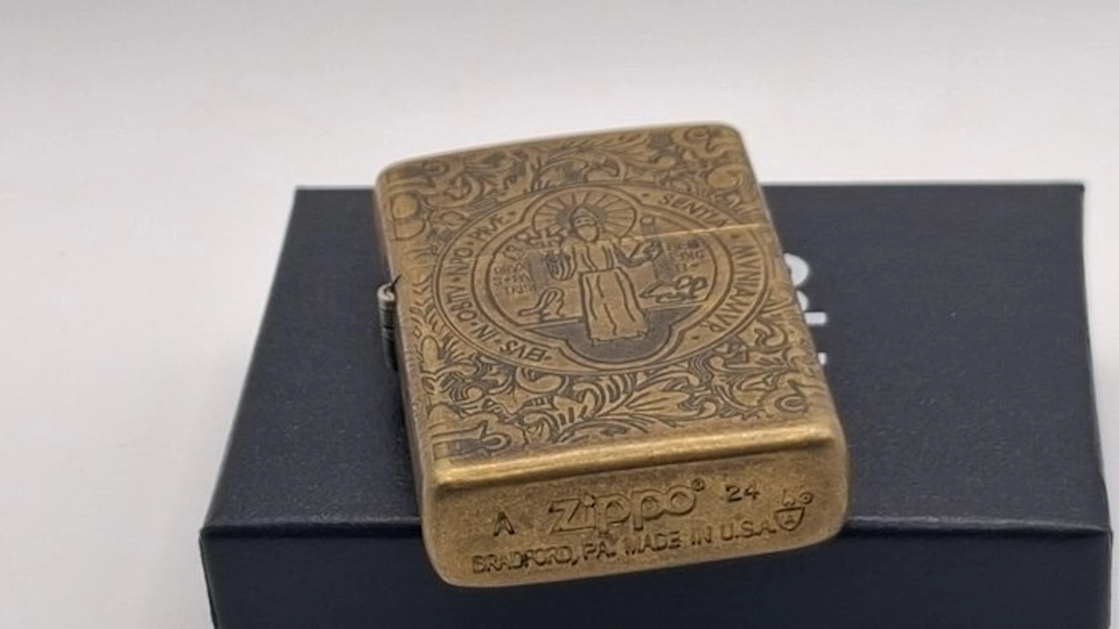 Zippo - No reserve price - Lighter - antiqued bronze