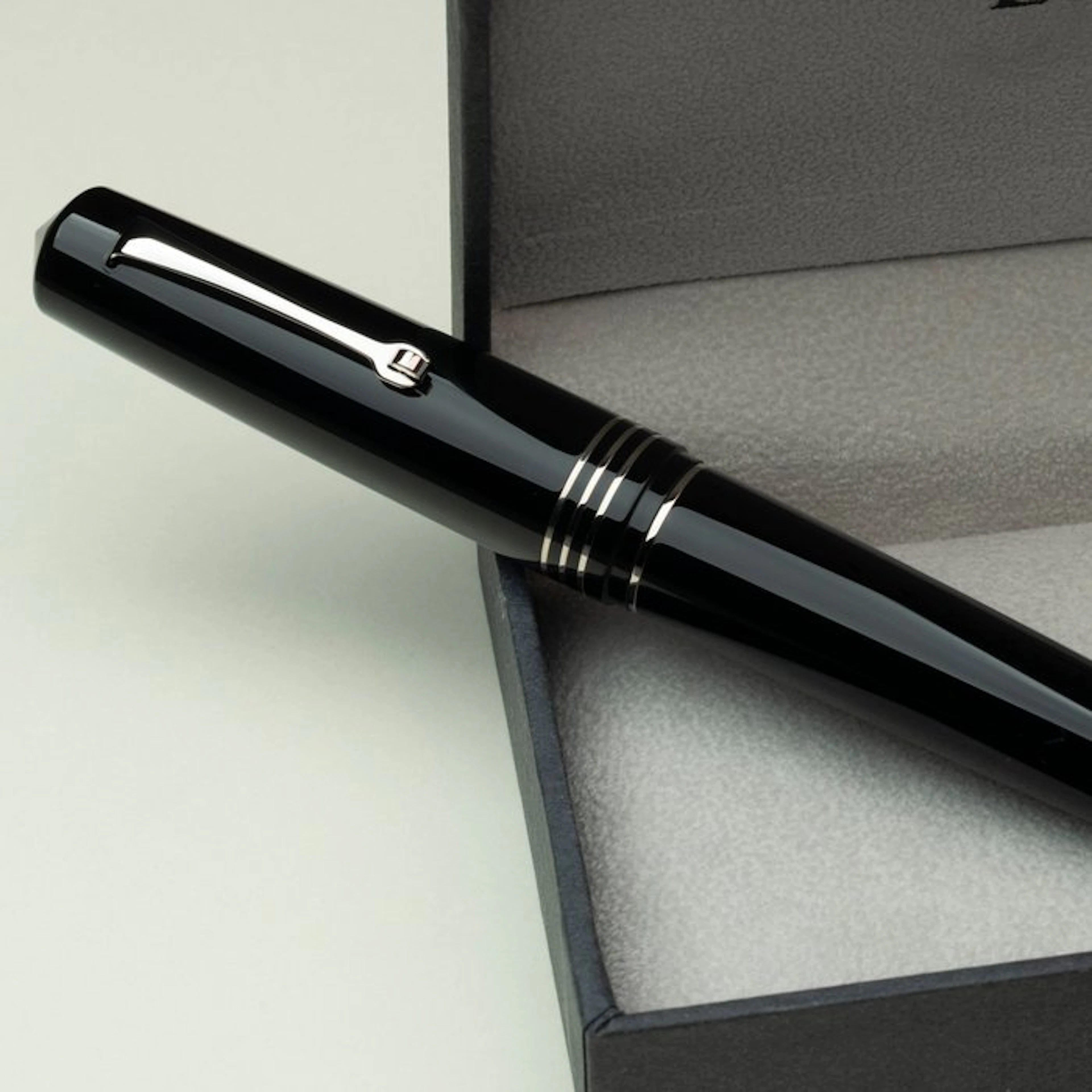 Leonardo Officina Italiana - Momento zero grande 2.0 - Fountain pen