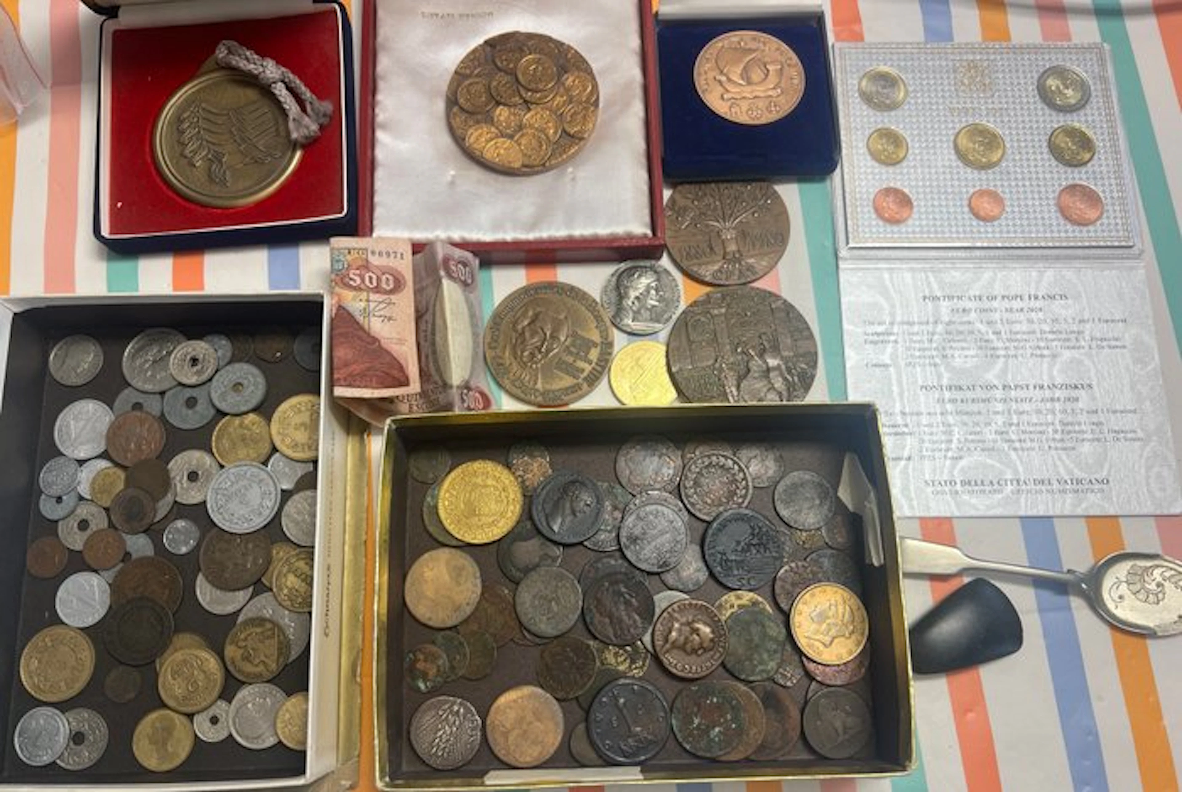 World. Collection of coins incl