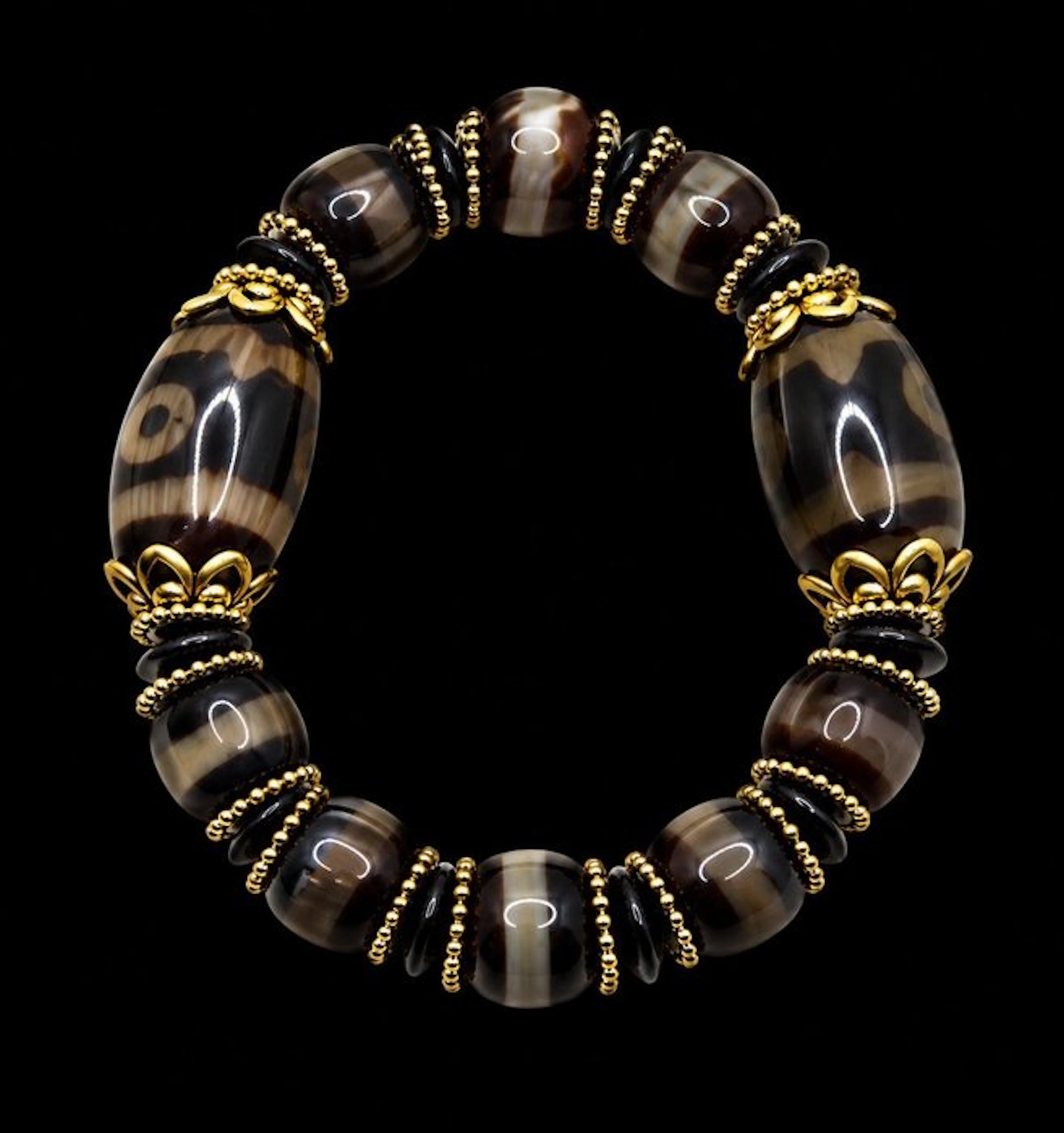 Tibetan Bracelet with Tiger-Tooth Dzi - Supreme Protection - Bracelet