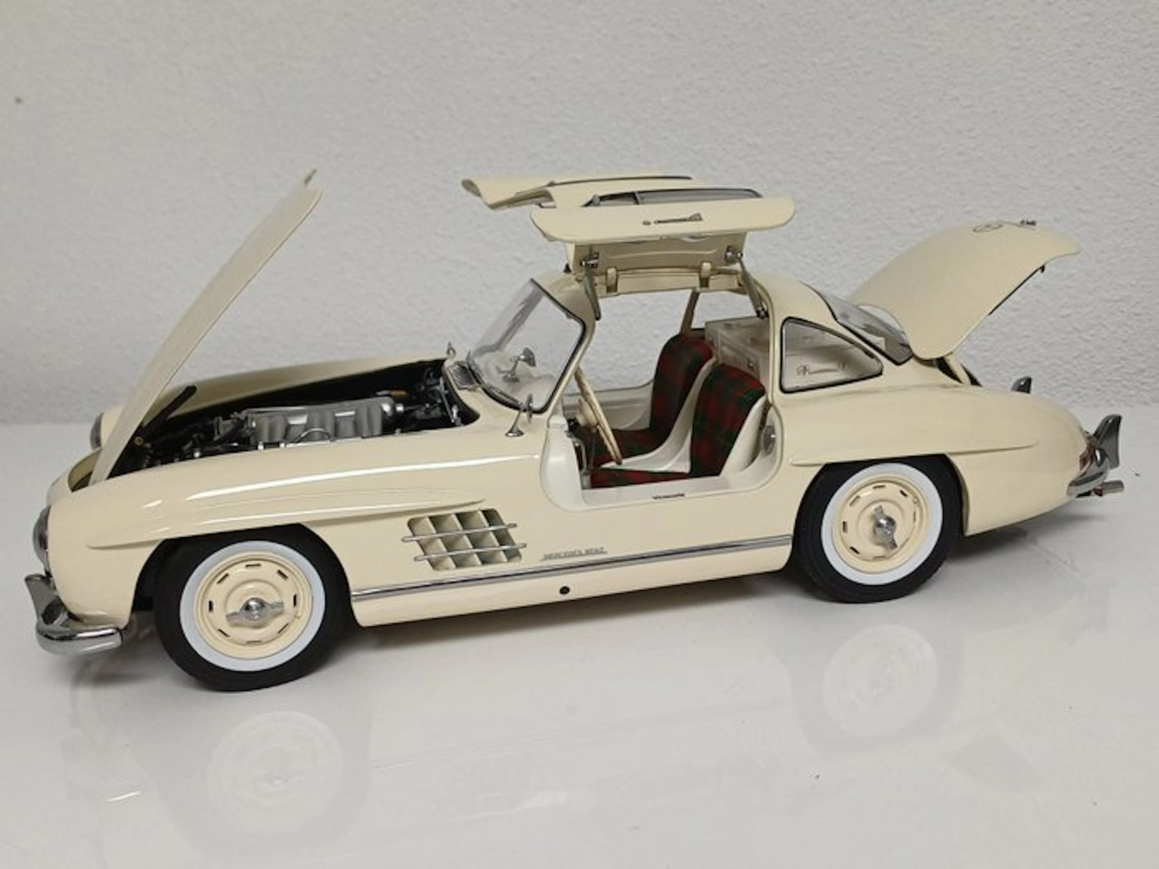Schuco 1:12 - Model car - Mercedes Benz 300 SL Gullwing...