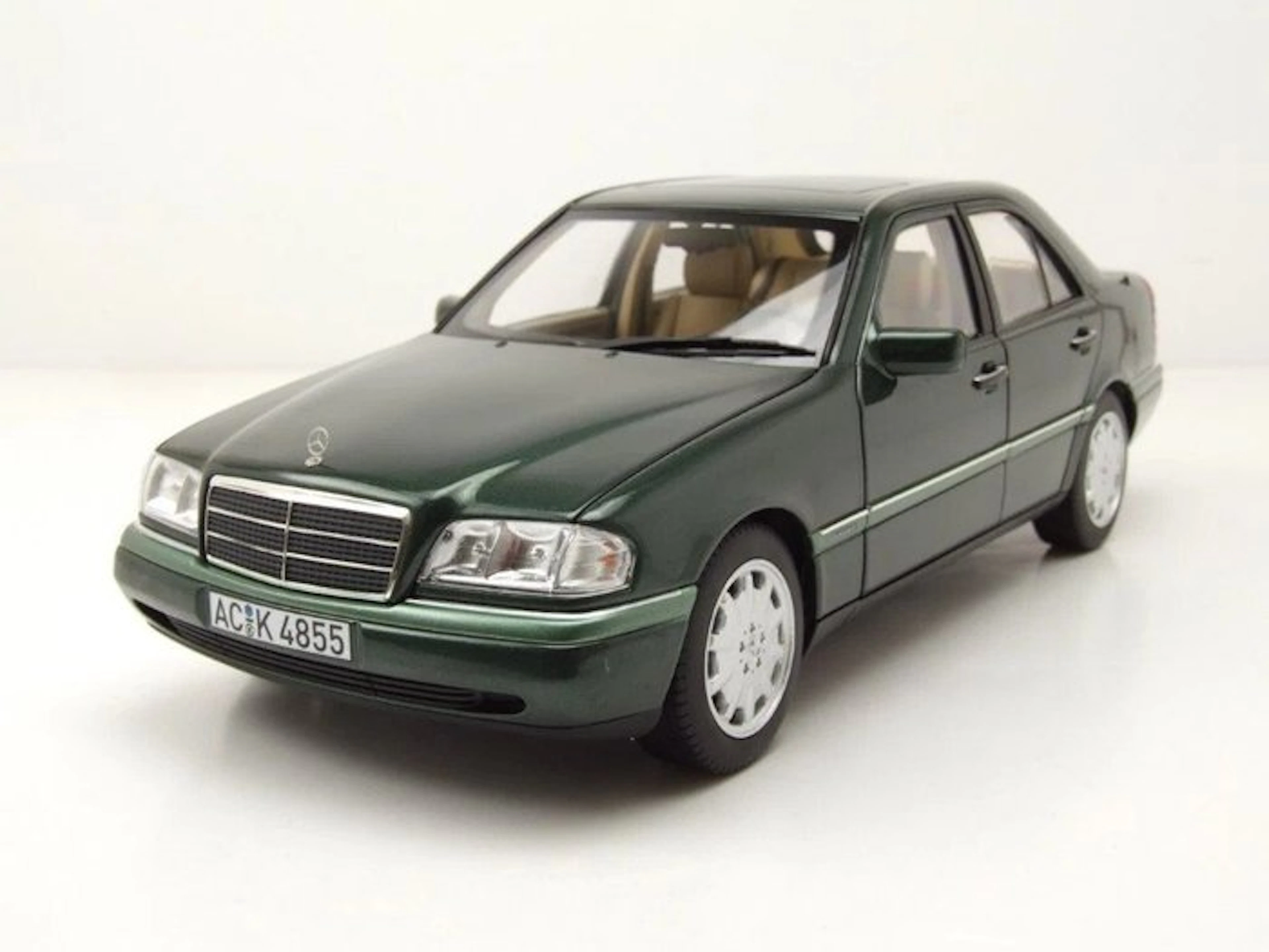 Norev 1:18 - Model car - Mercedes-Benz C-Class W202