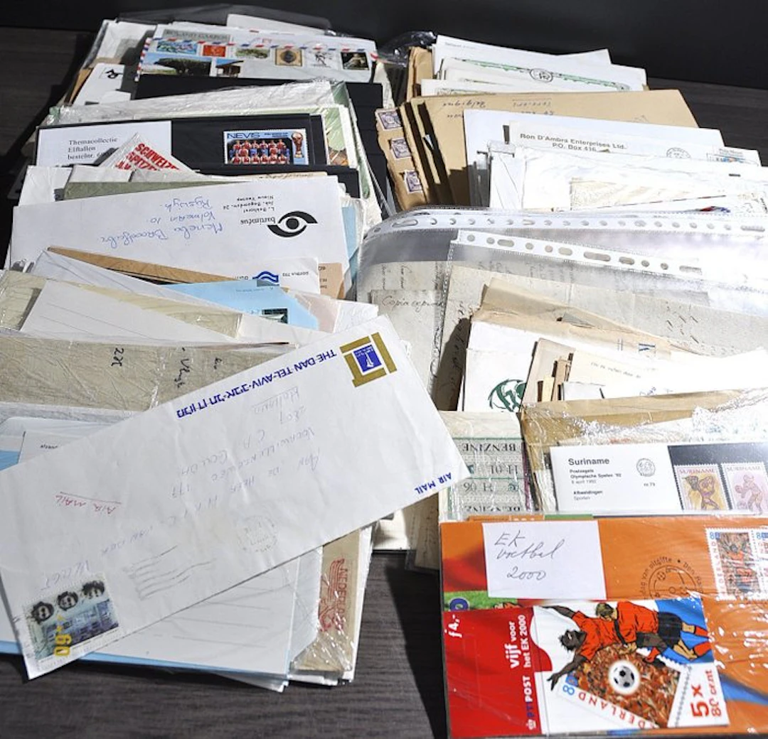 World - A lot with hundreds of FDCs