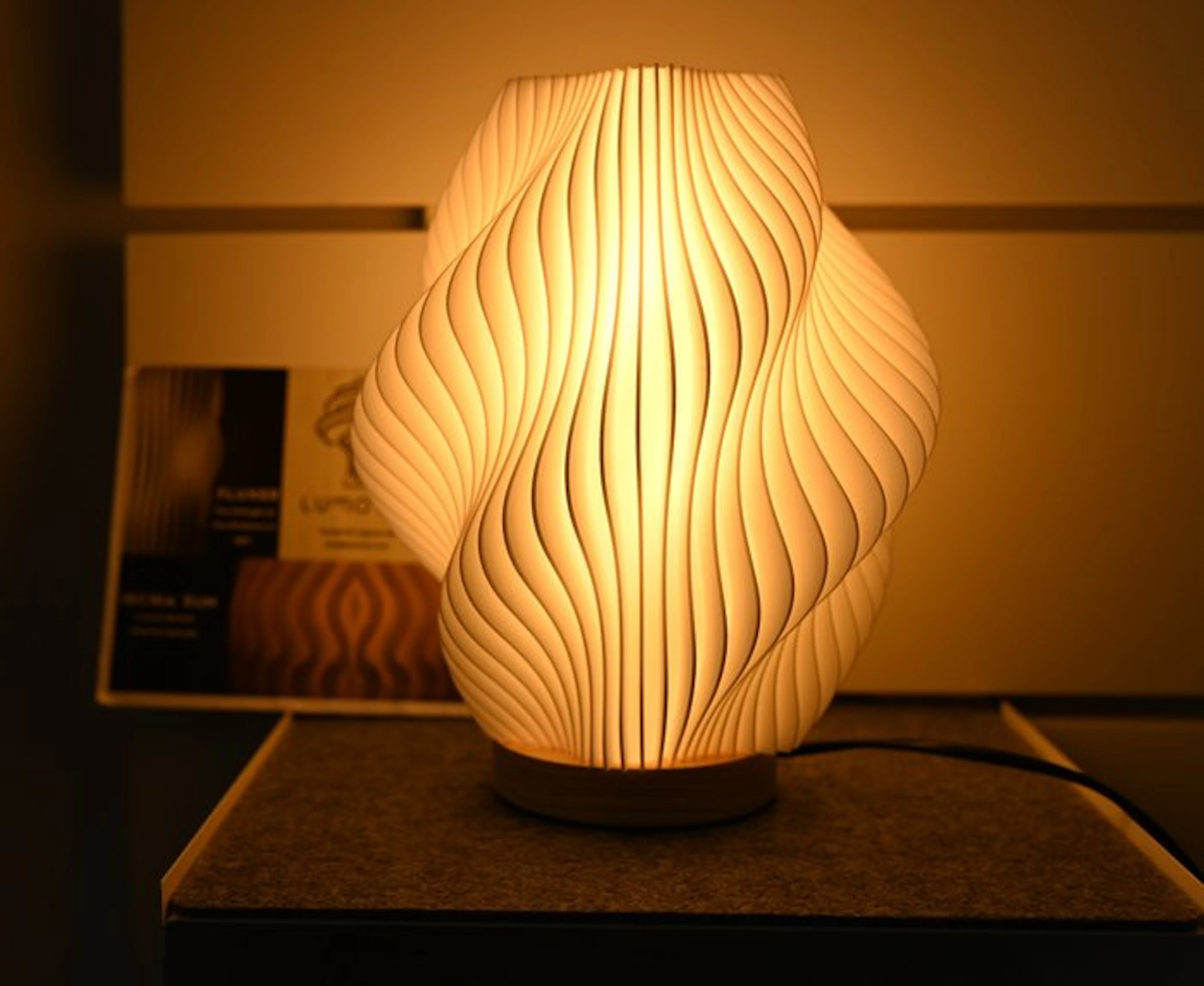 Lumovim - Lumovim - Table lamp - Eureka - biopolymer - Eureka, biopolymer