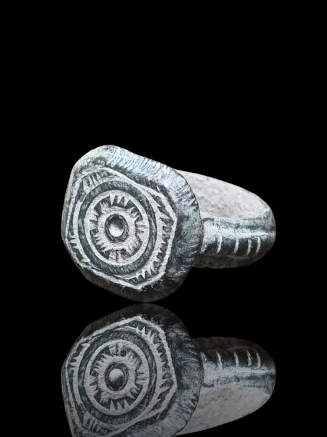 Viking Era Stunning Bronze Sigurd Seal Ring (No reserve price)
