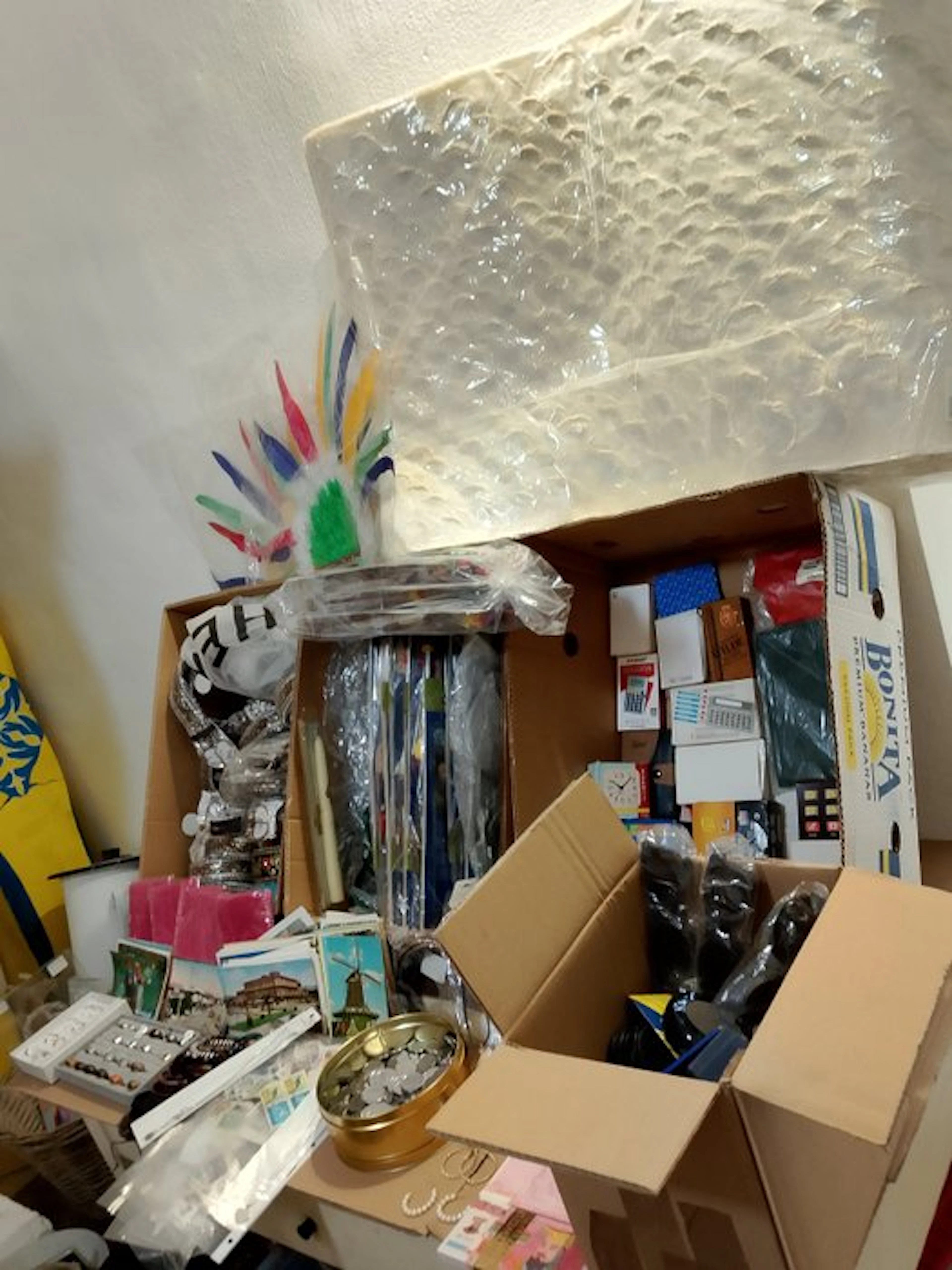 Themed collection - Lot of miscellaneous items (jewelry and trinkets