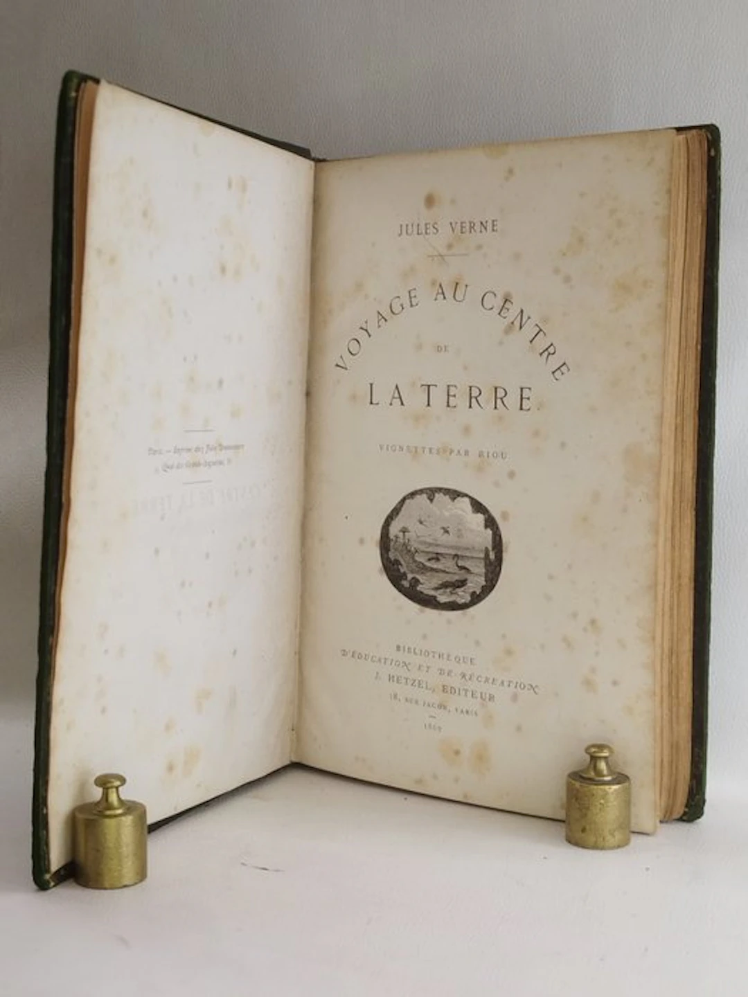 Jules Verne - Cinq semaines en ballon - Voyage au centre...