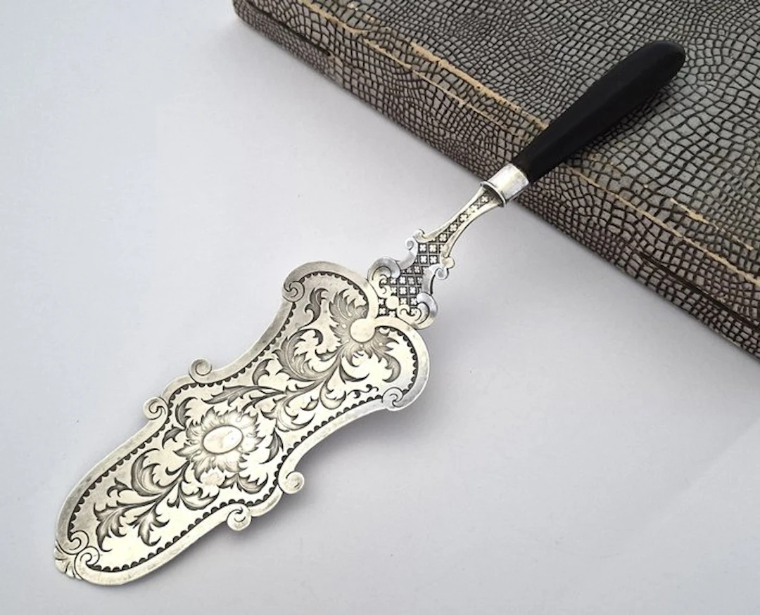 Cake server - .833 silver - d. 1889 - 25.2 cm.