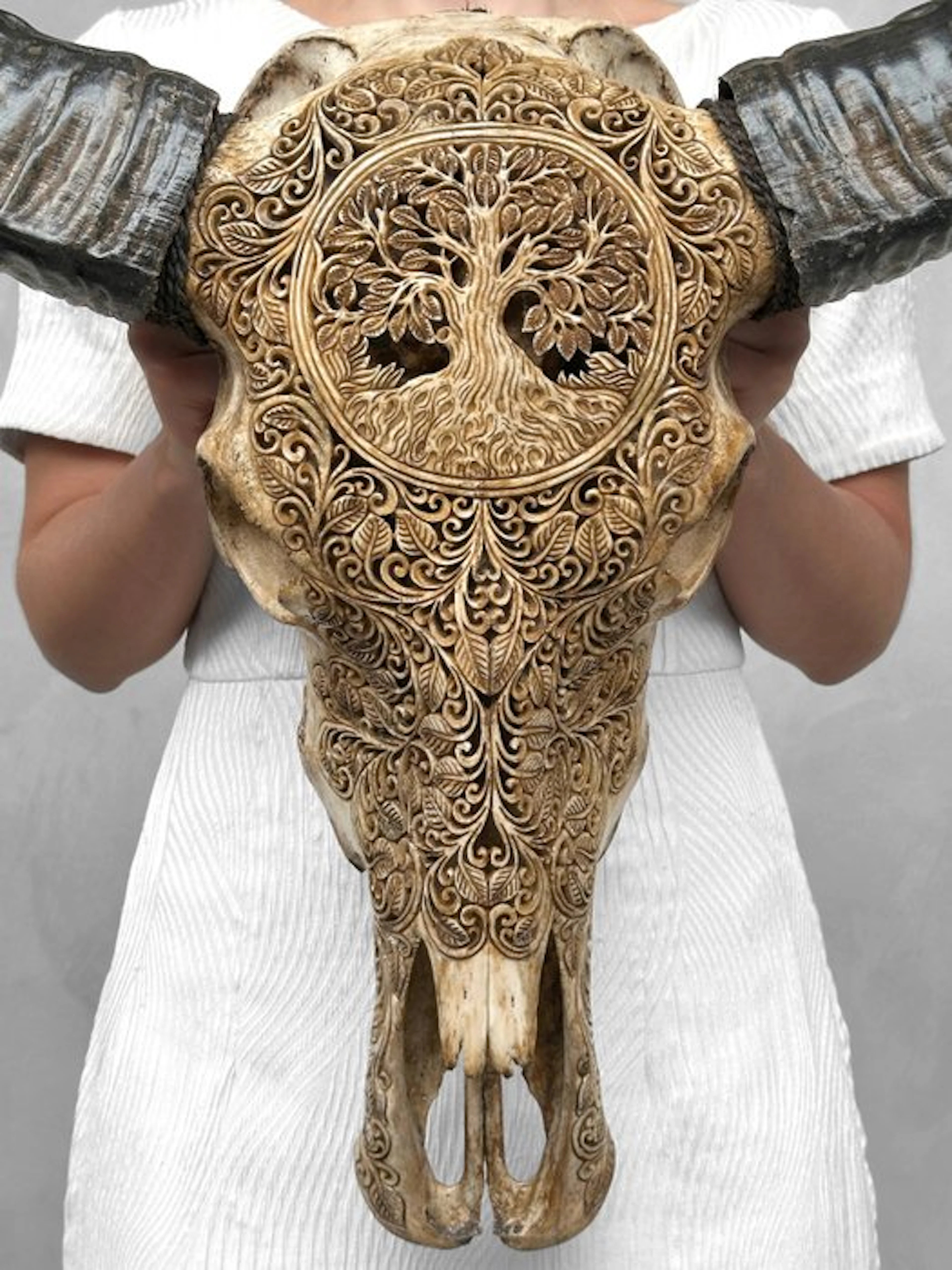 NO RESERVE PRICE - C-Authentic Large Brown Hand-Carved...