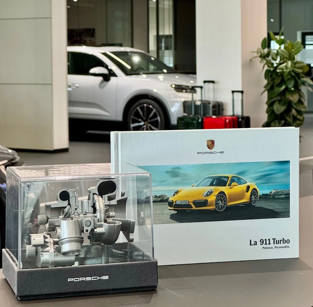 Porsche 991.2 Turbo S turbocharger + Official Porsche AG...