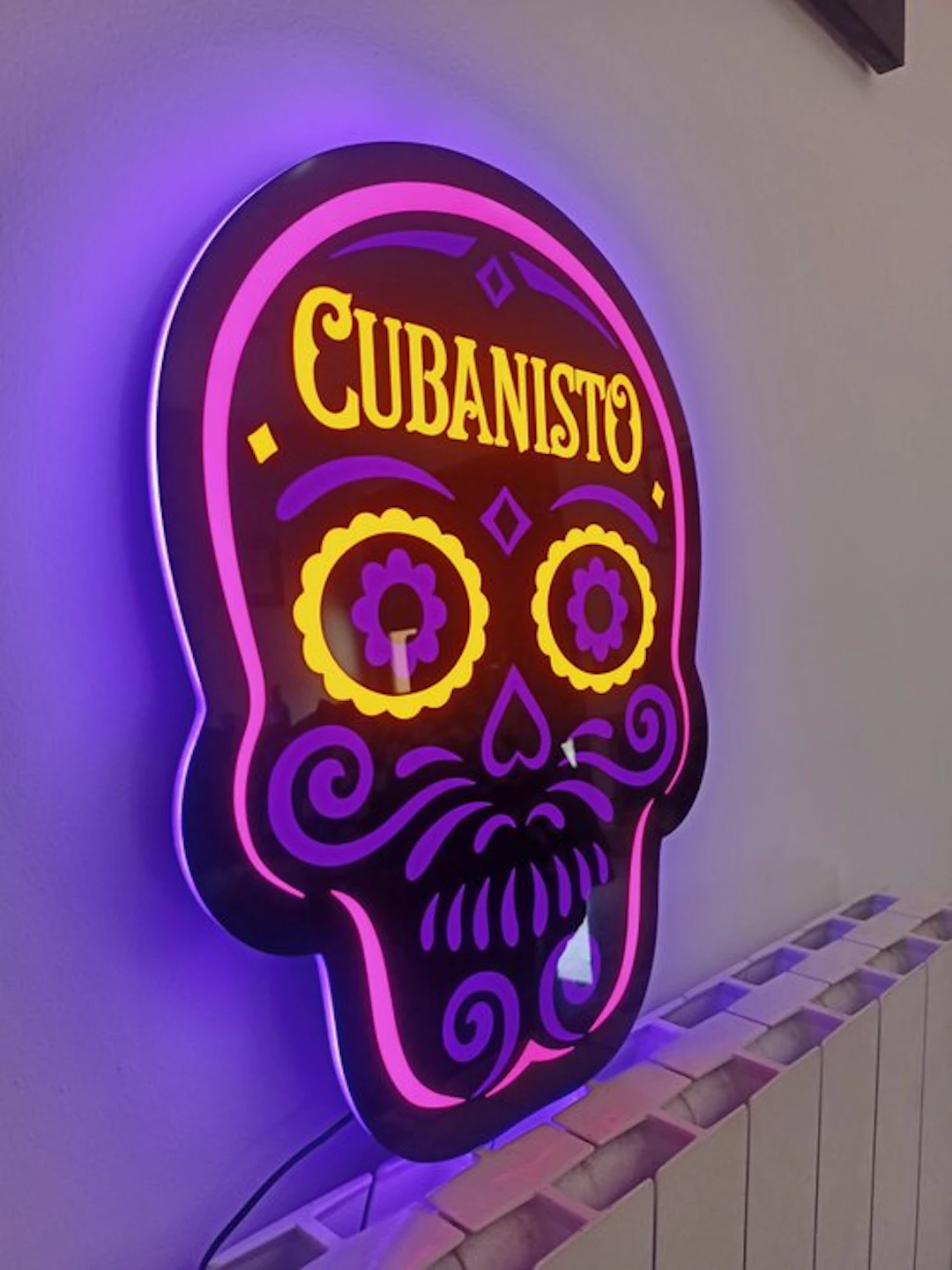 Cubanisto Beer/rum neon sign - Cubanisto Beer/rum cartel...