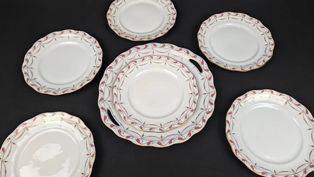 KPM - Table service for 6 (7) - Hand-painted - Porcelain - For 6 people