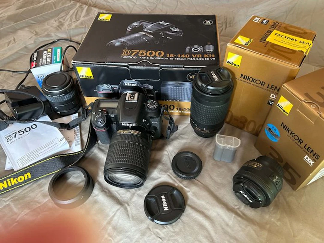 Nikon D7500 + 18-140mm + 70-300 f/4.5-6.3G DR VR + 35mm...