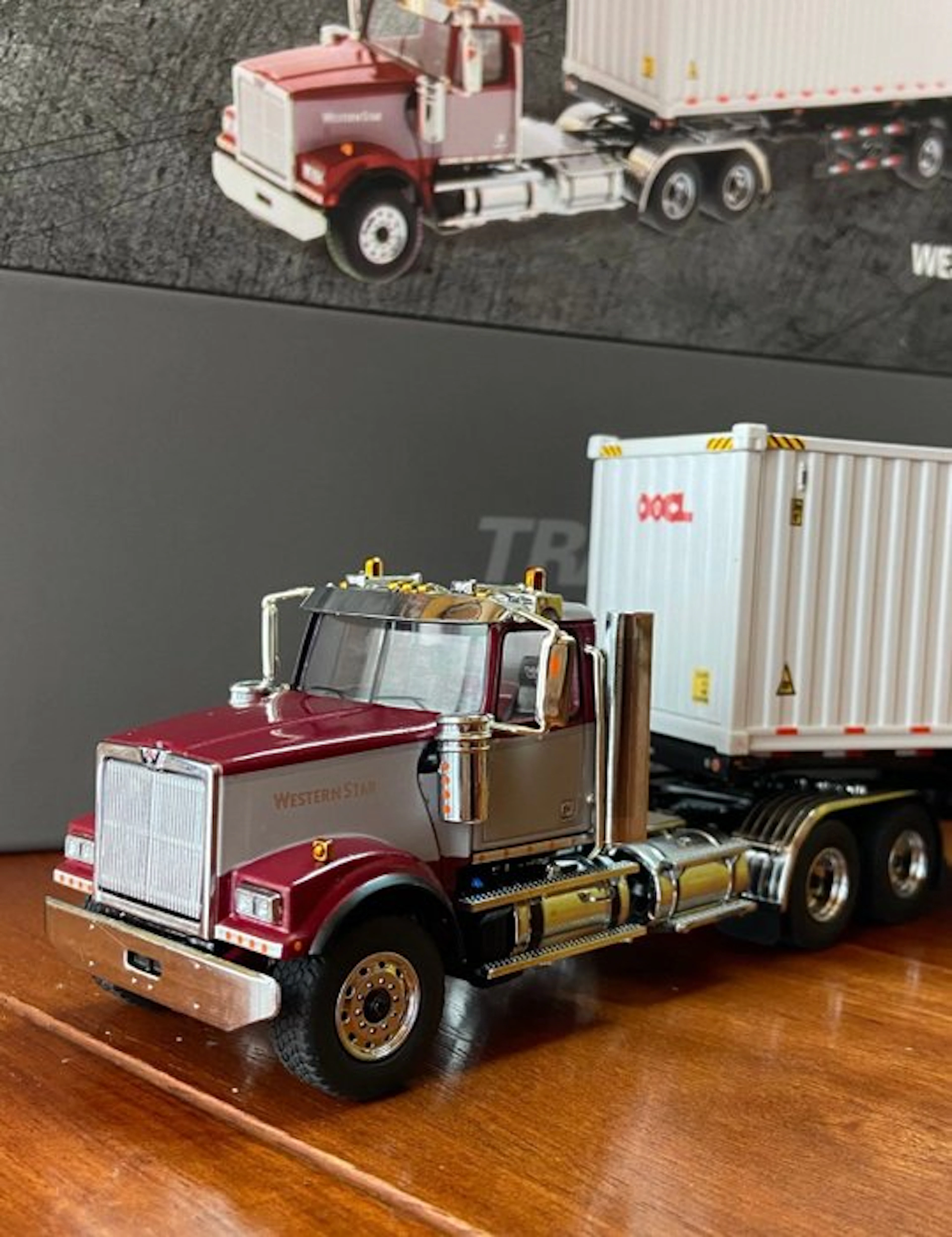 First Gear 1:50 - Model car - Western Star 4900 SF day...