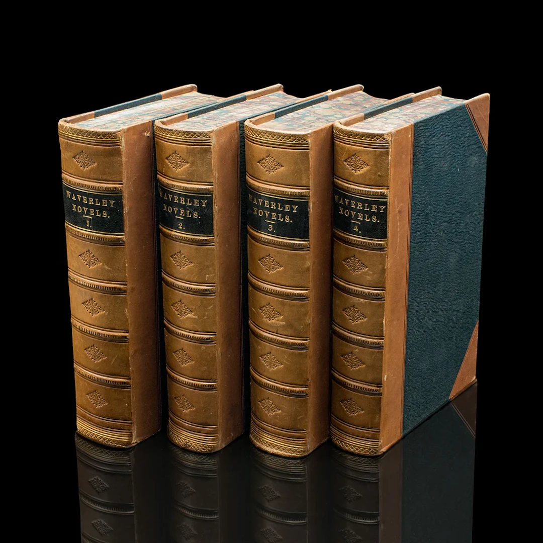Antique 4 Vols, Waverley Novels, Walter Scott, Scottish, Literary