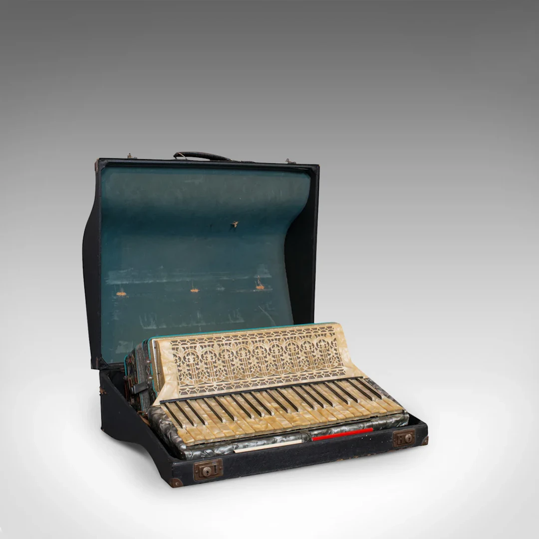 Vintage Piano Accordion, German, Squeezebox, Meinel and Herold, Dix Reeds