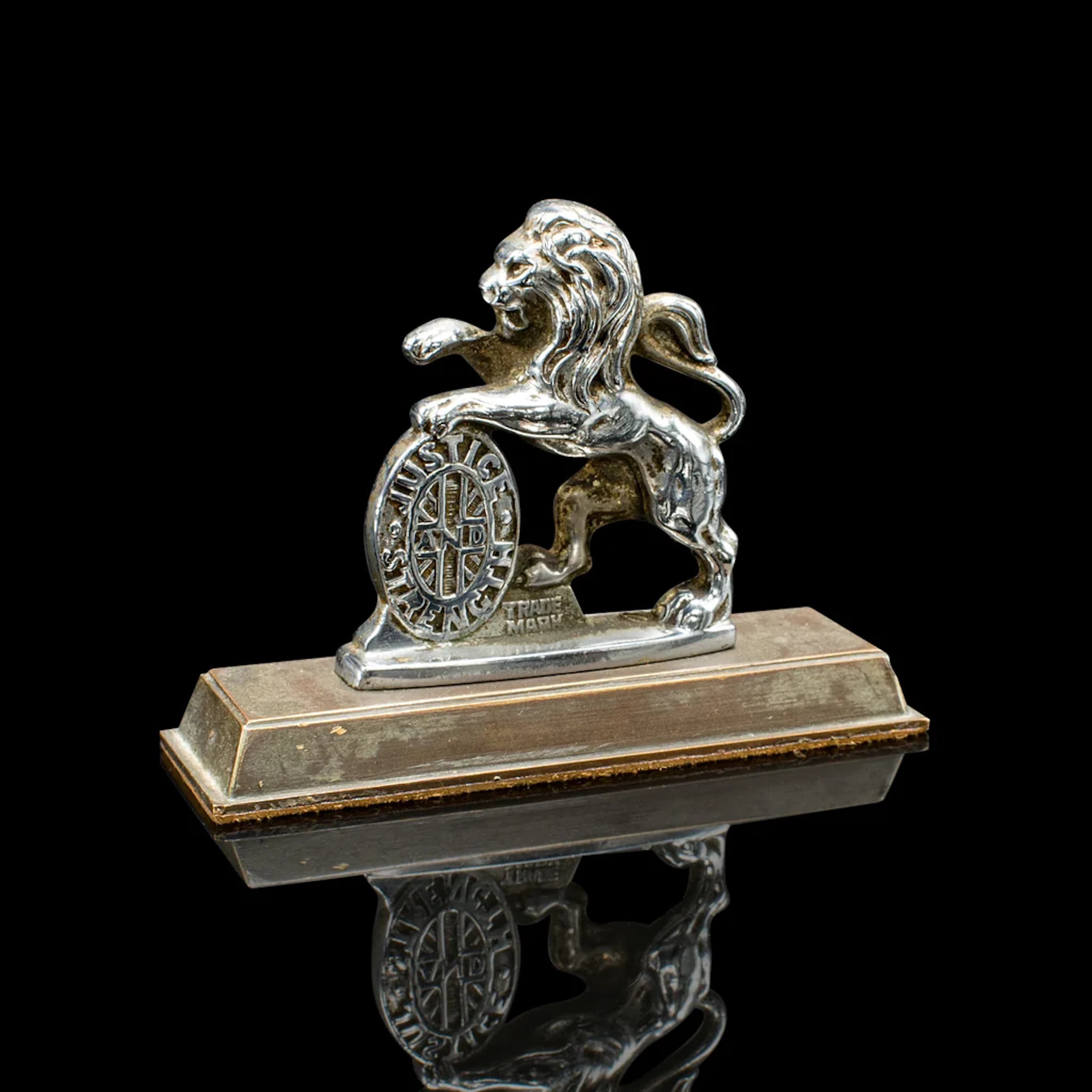 Small Antique Lion Paperweight, English, Animal Figure, Patriotic