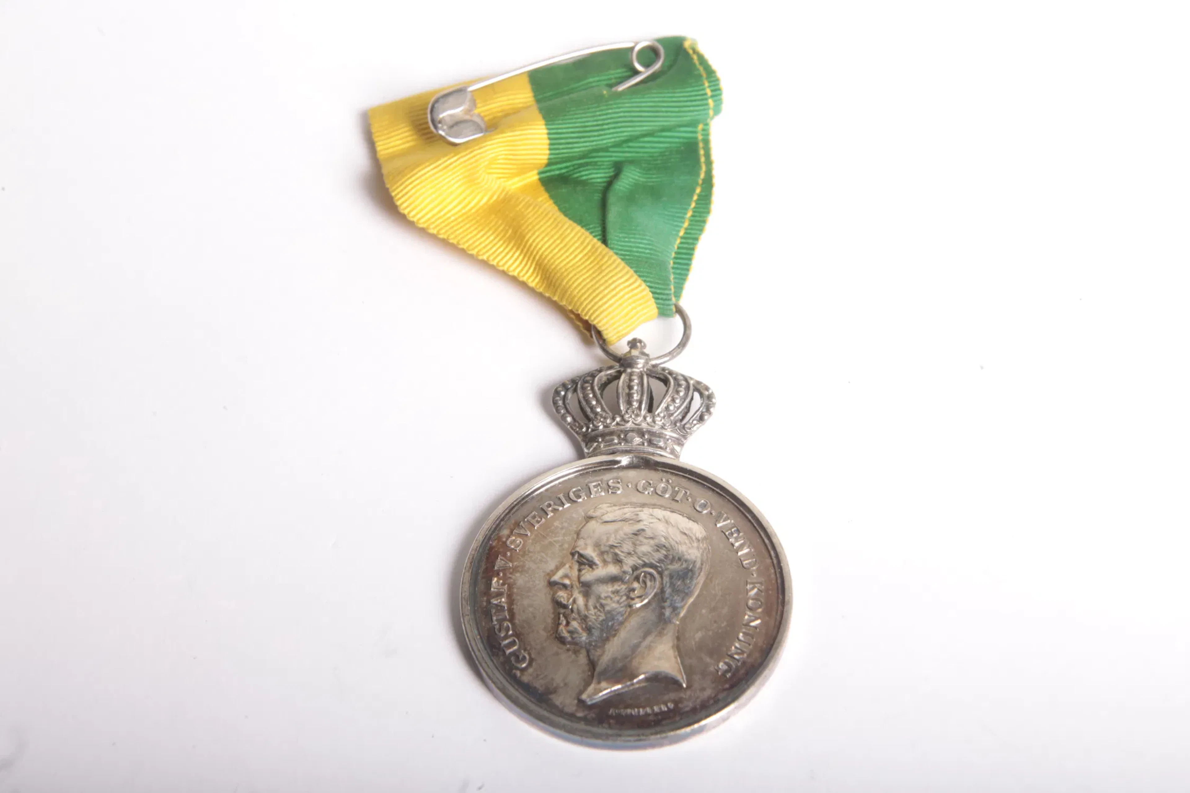 Medalj i silver- "Gustaf.V"- K. Patriotiska Sällskapet