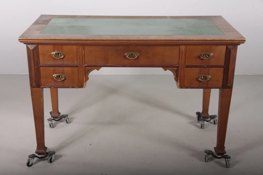 Skrivbord, 1900-tal