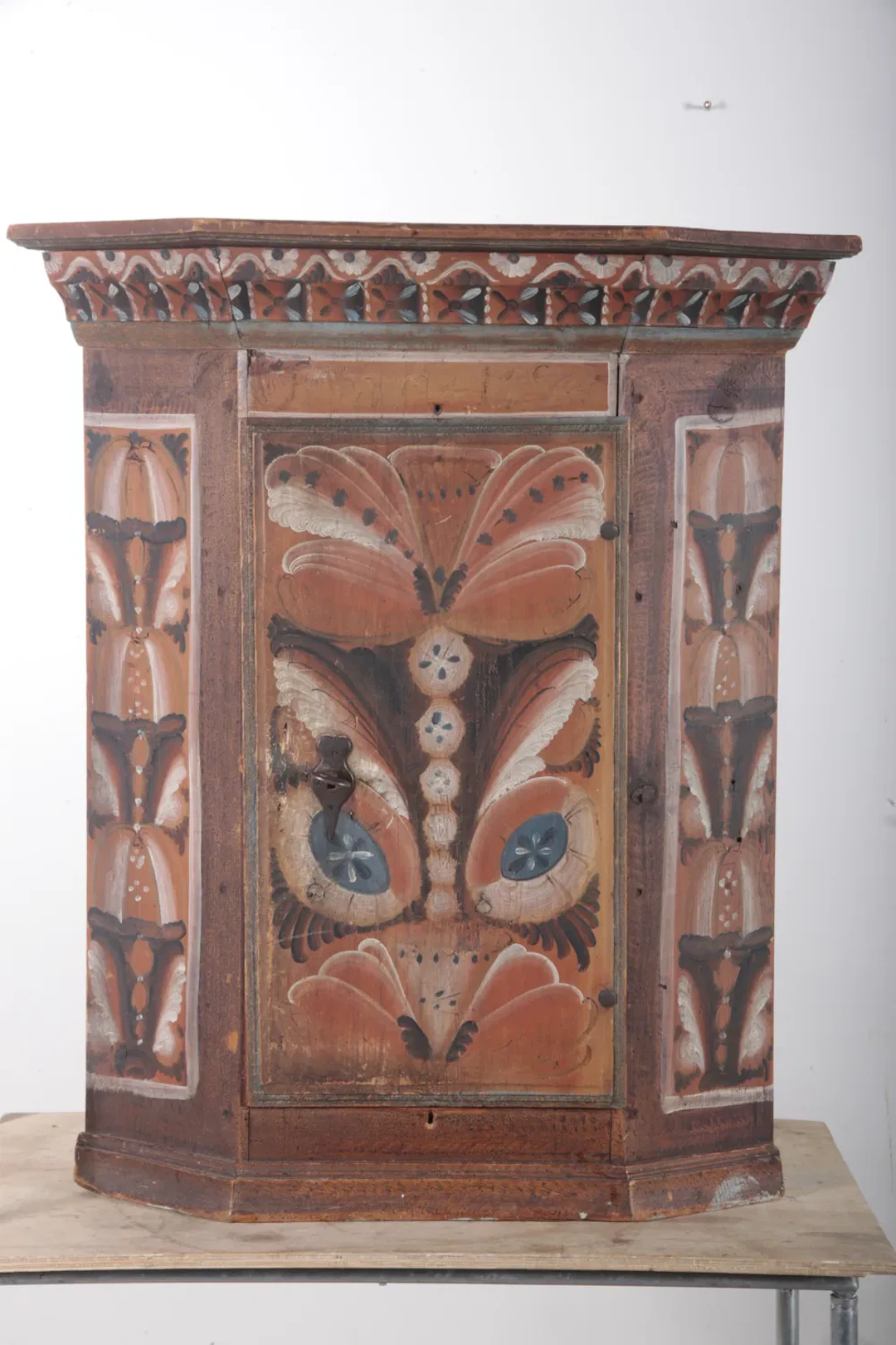 Hängskåp- "Dalarna", 1700-1800-tal, Allmoge