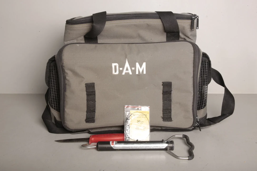 Fiskeväska "D-A-M"