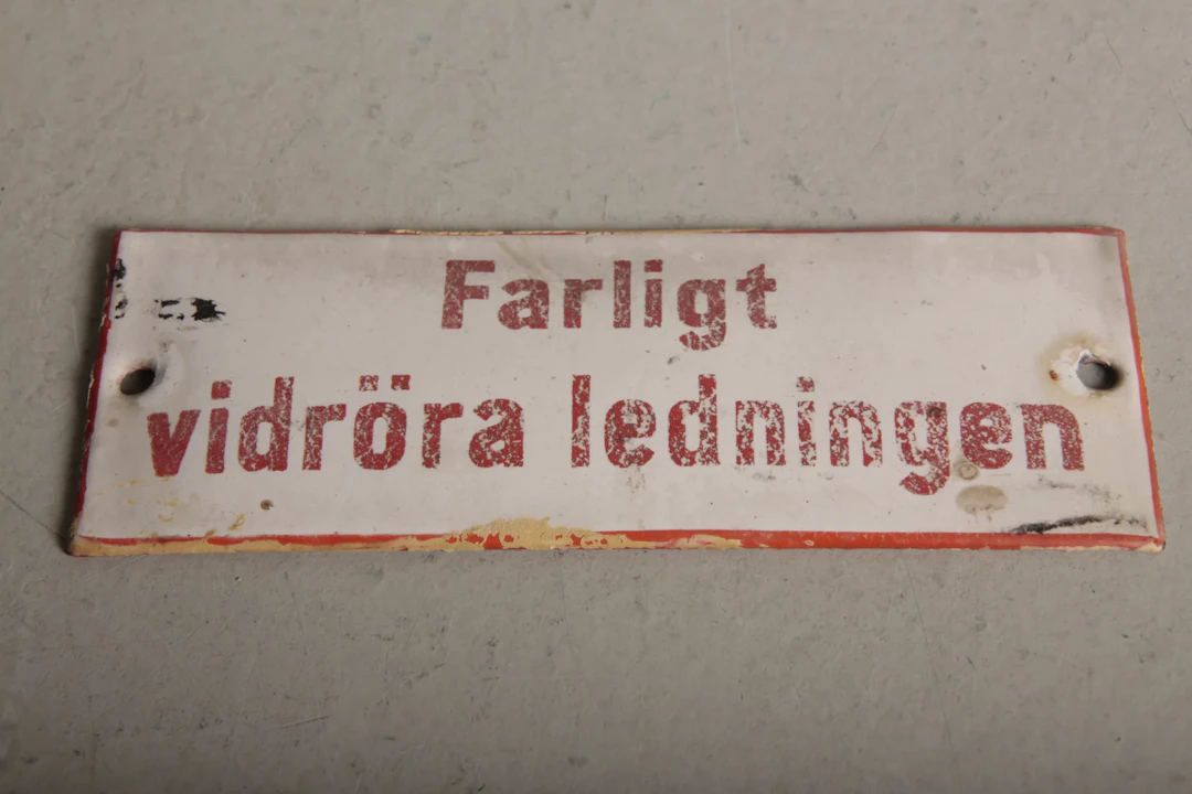 Emaljskylt, Med text