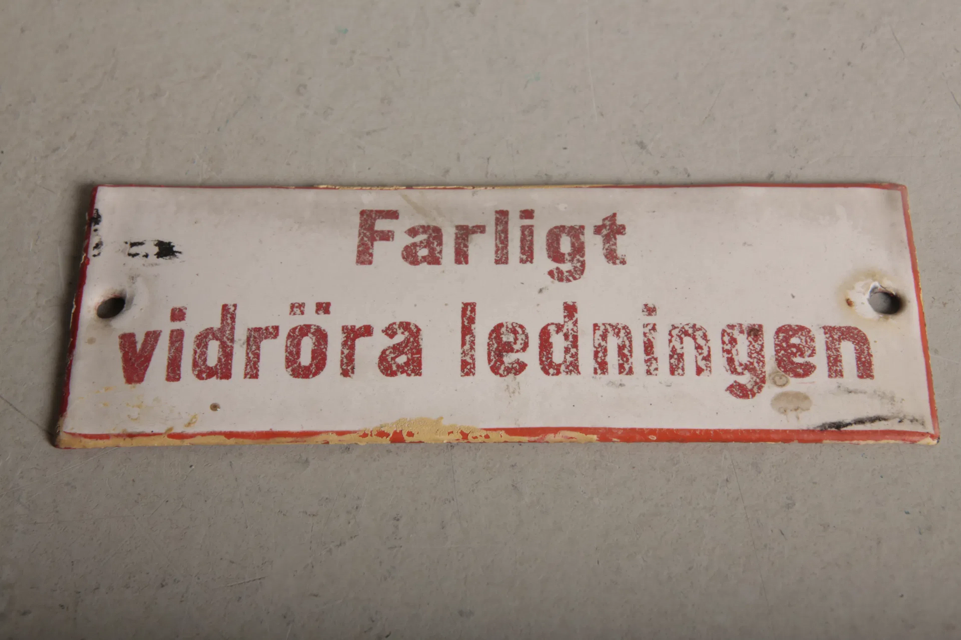 Emaljskylt, Med text