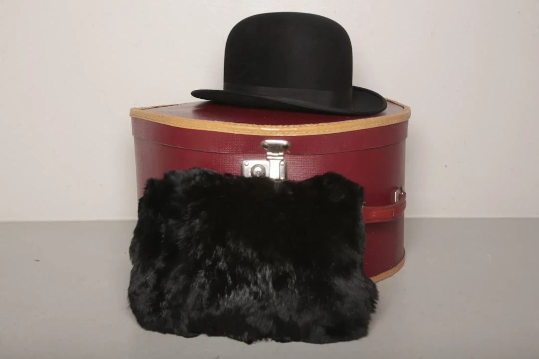 Hattask, 1900-tal, Medföljer: "Plommonstop" & "Muff"